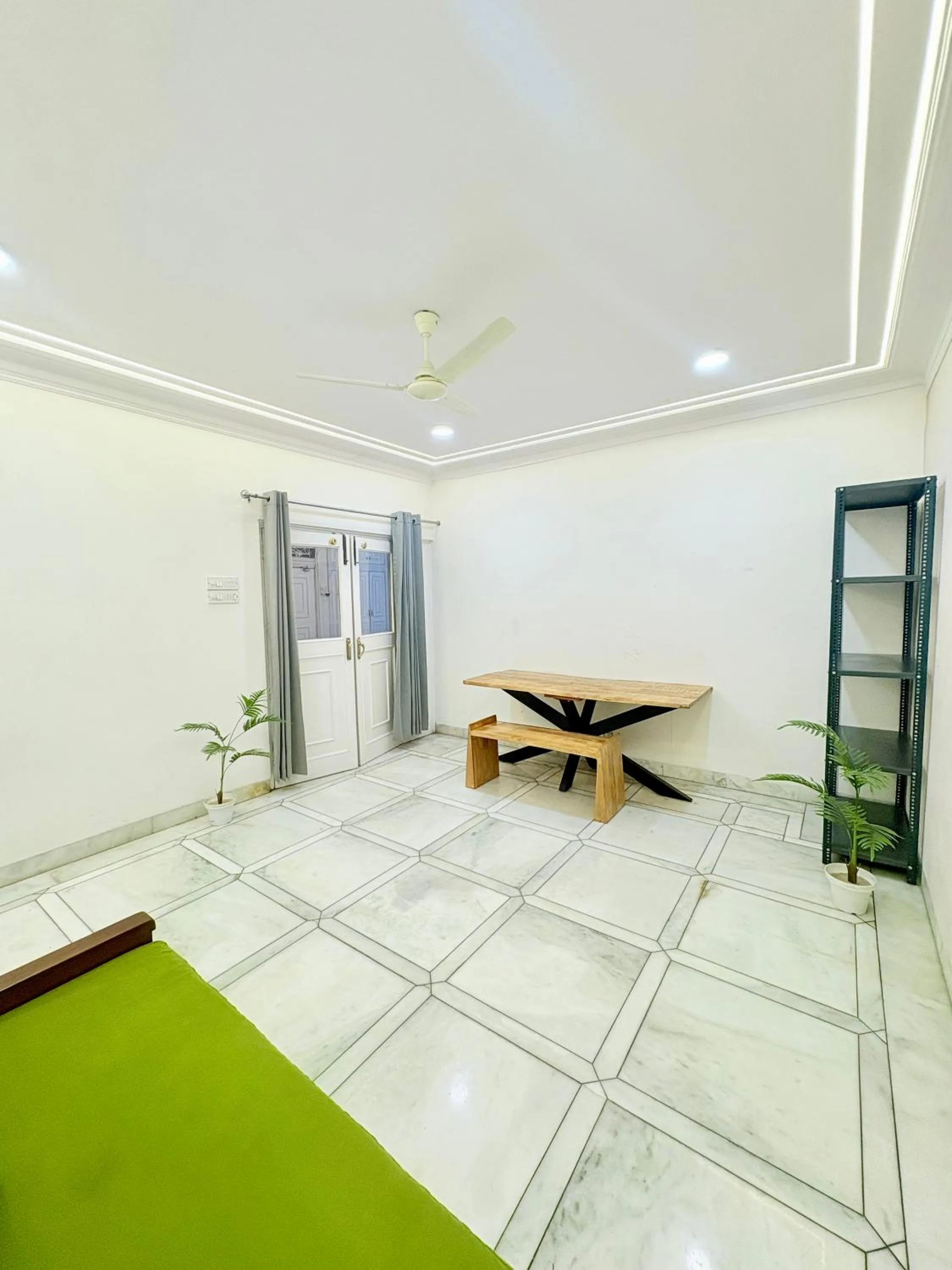 Dining area in Gulmohar Residency, Hauz Khas New Delhi, Couple Friendly
