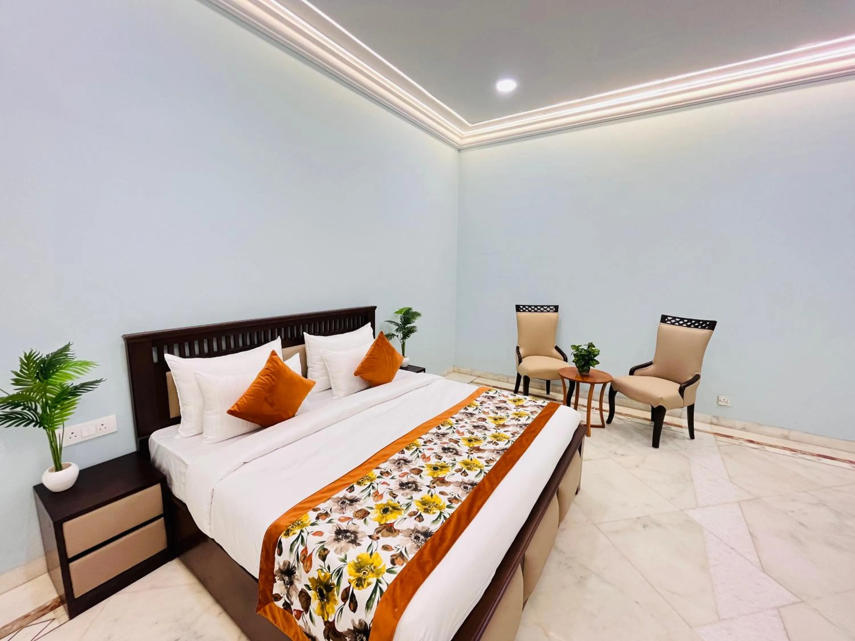Bed in Gulmohar Residency, Hauz Khas New Delhi, Couple Friendly