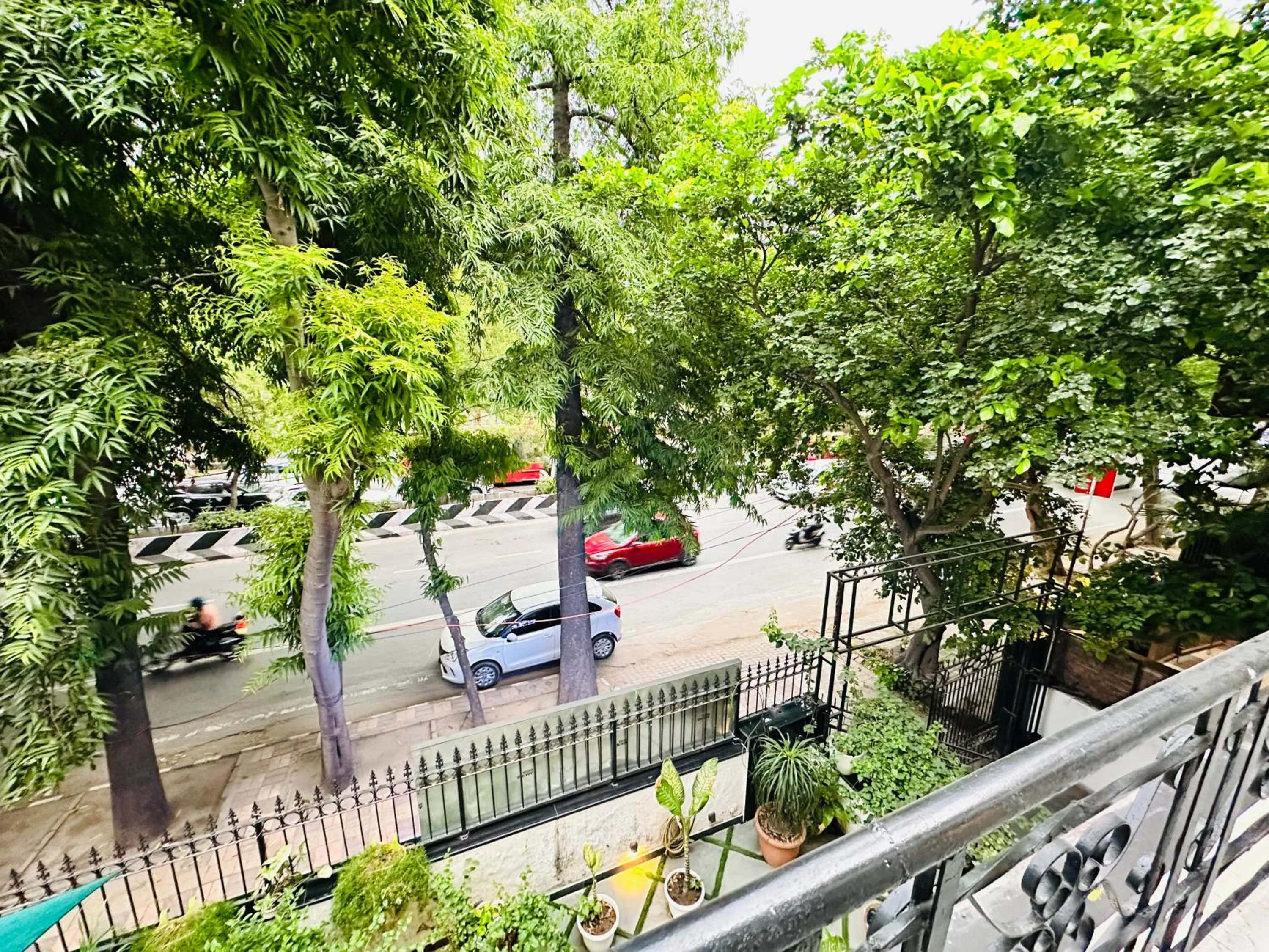 Spring in Gulmohar Residency, Hauz Khas New Delhi, Couple Friendly
