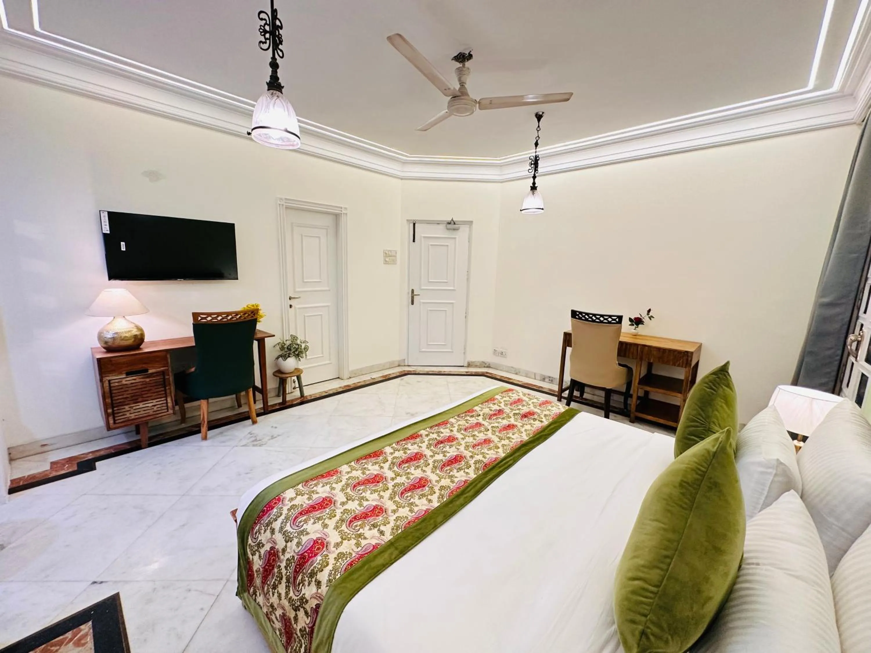 Living room, Bed in Gulmohar Residency, Hauz Khas New Delhi, Couple Friendly