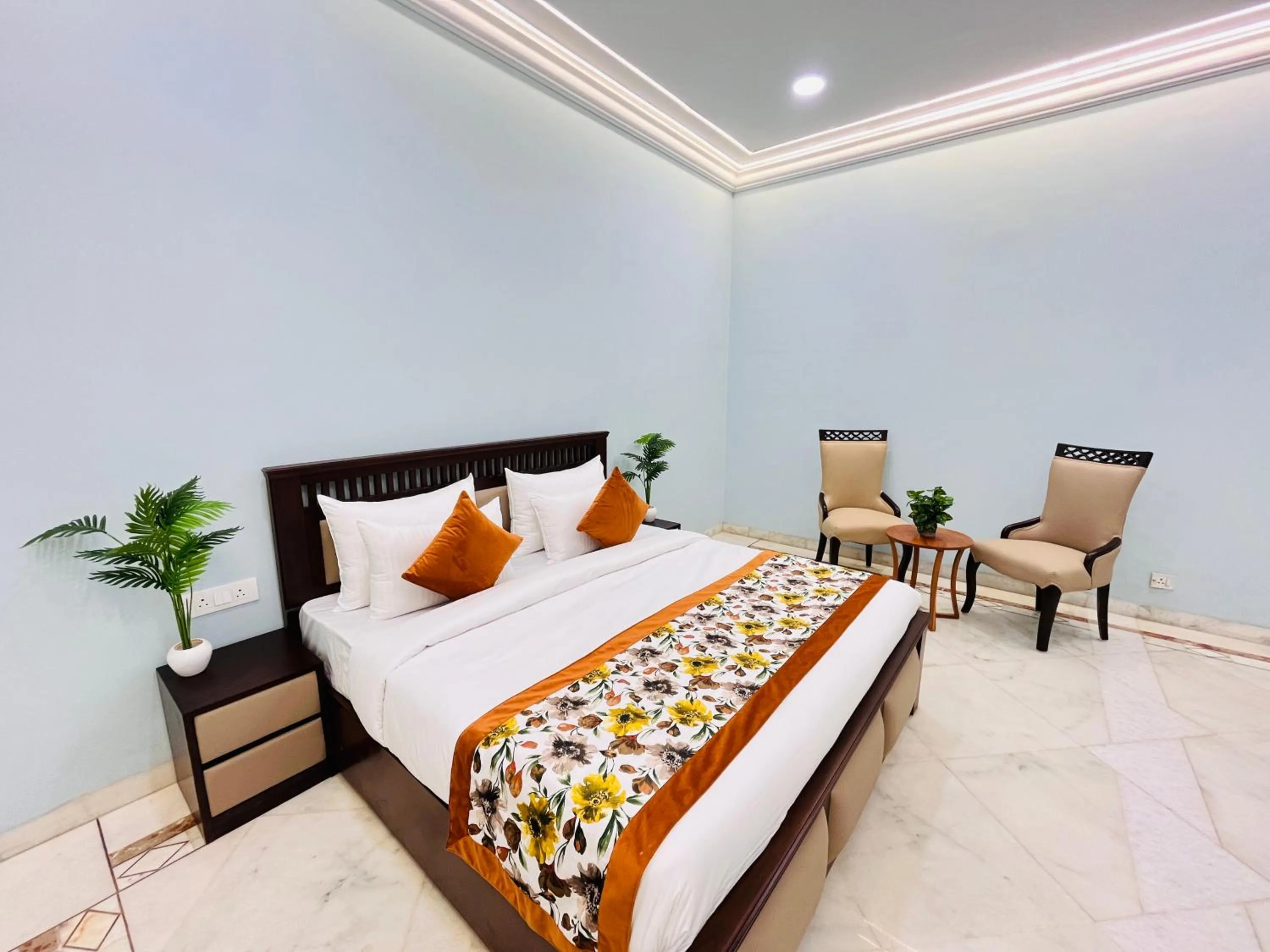 Bed in Gulmohar Residency, Hauz Khas New Delhi, Couple Friendly