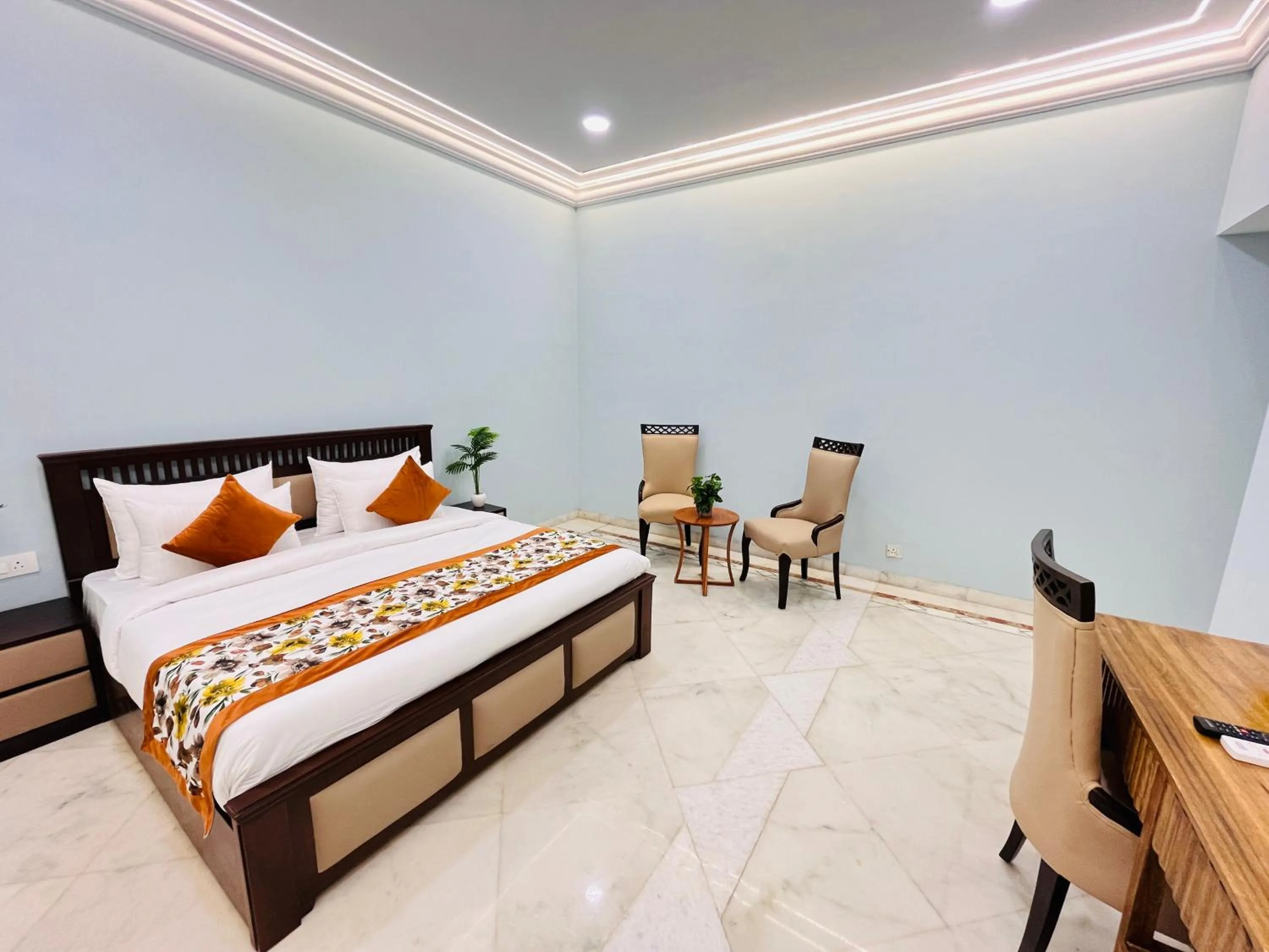 Bed in Gulmohar Residency, Hauz Khas New Delhi, Couple Friendly