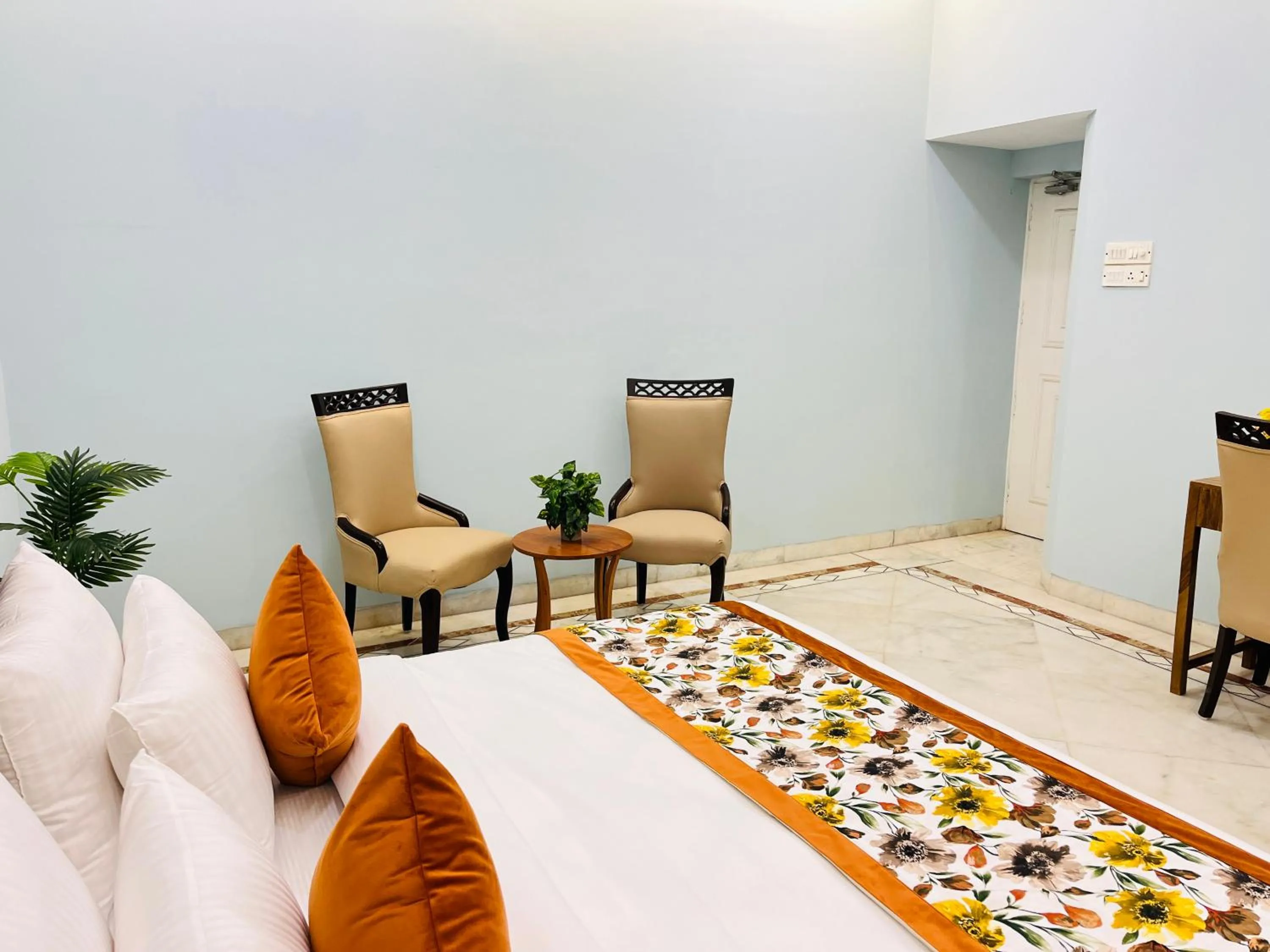 Bed in Gulmohar Residency, Hauz Khas New Delhi, Couple Friendly