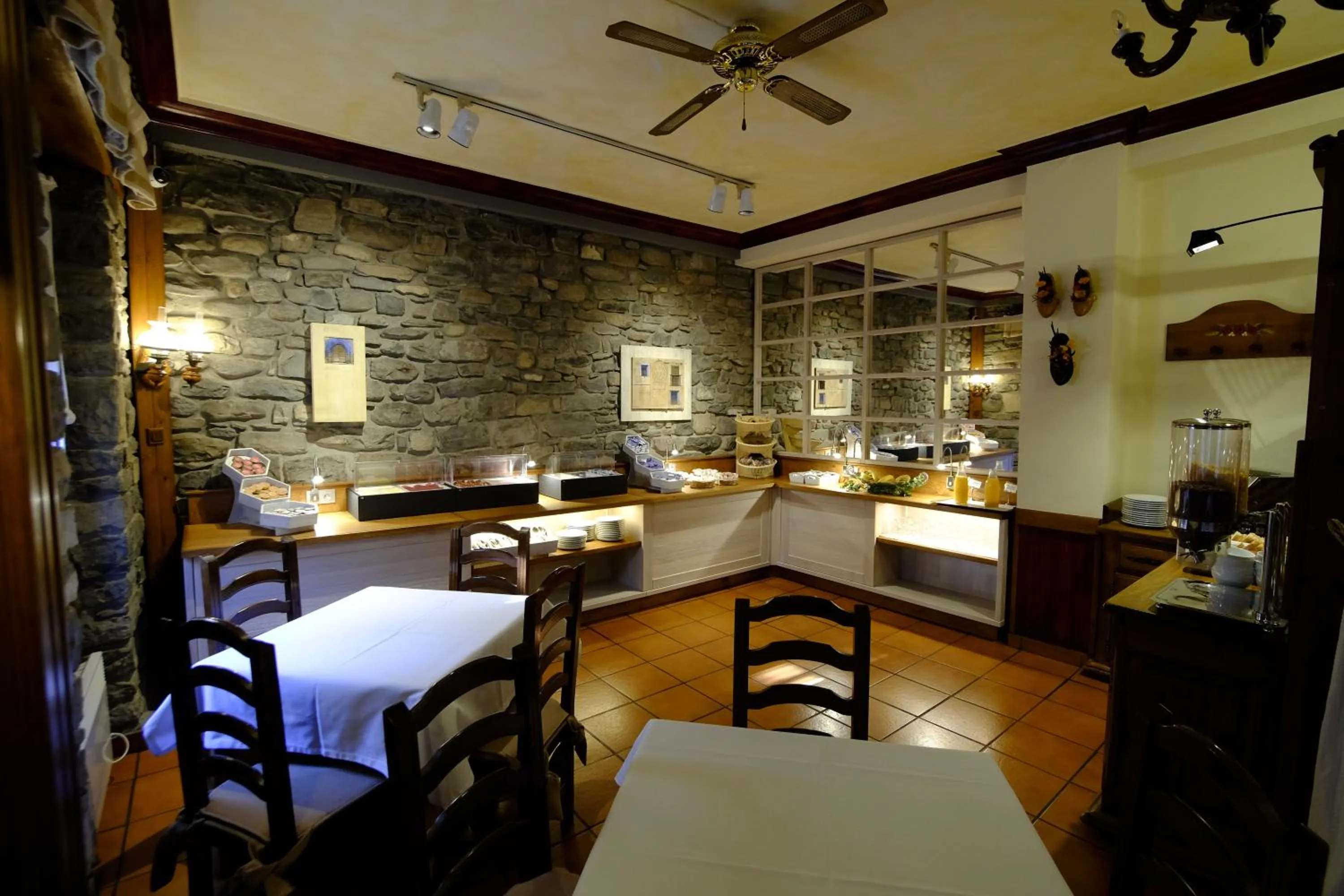 Buffet breakfast in Hotel Pradas Ordesa