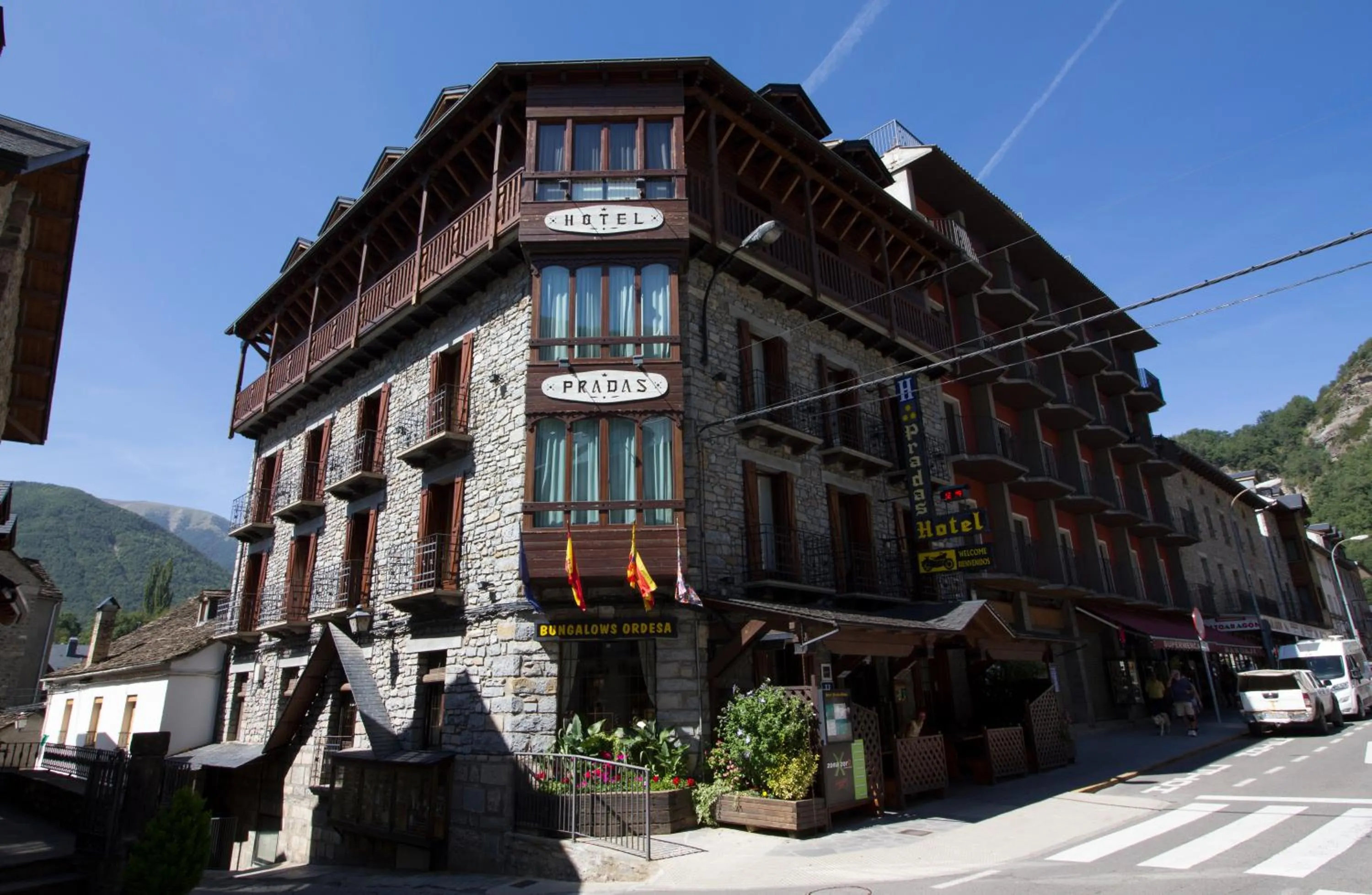 Facade/entrance in Hotel Pradas Ordesa