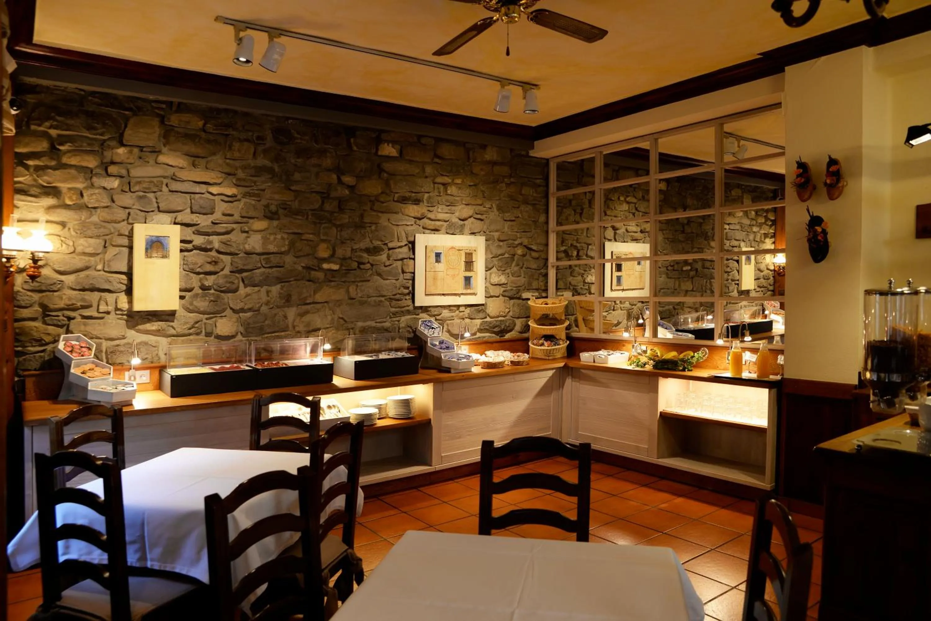 Buffet breakfast in Hotel Pradas Ordesa