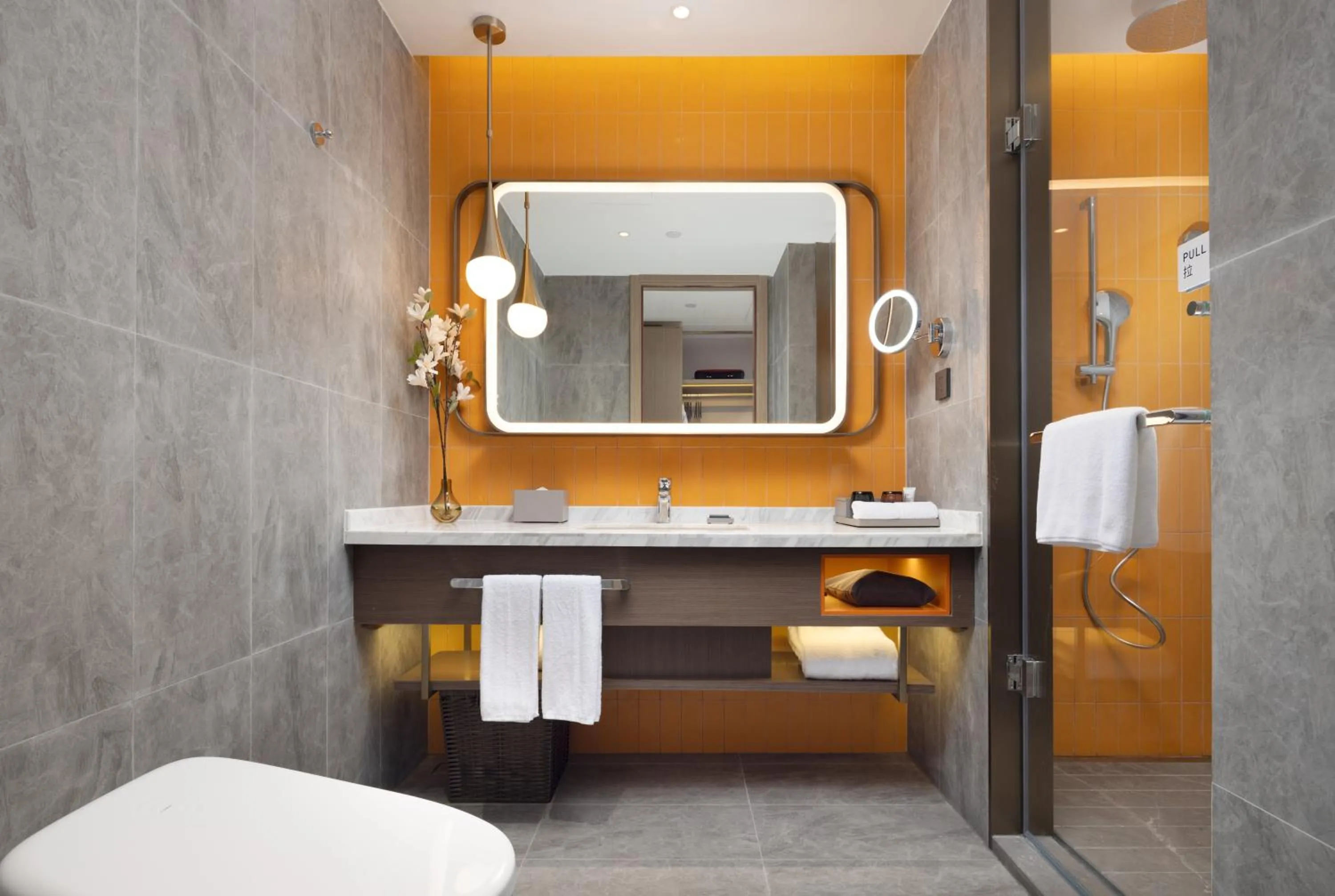 Bathroom in Home2 Suite by Hilton Hangzhou East Railway Station