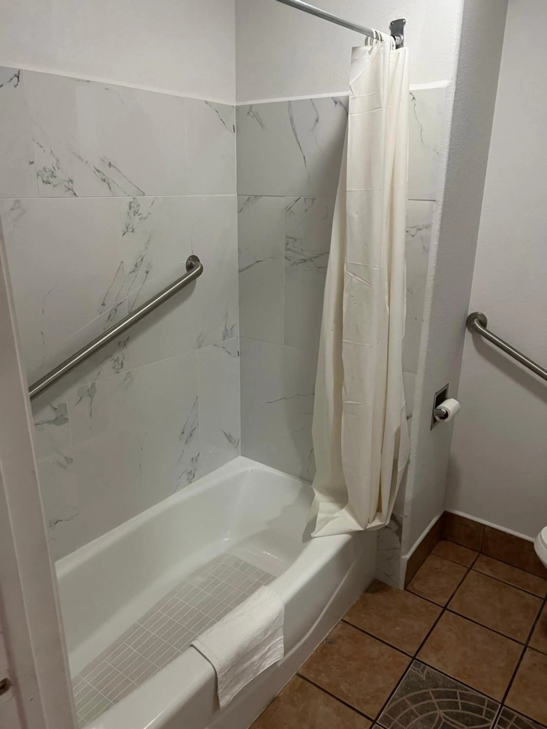 Shower in King Motel