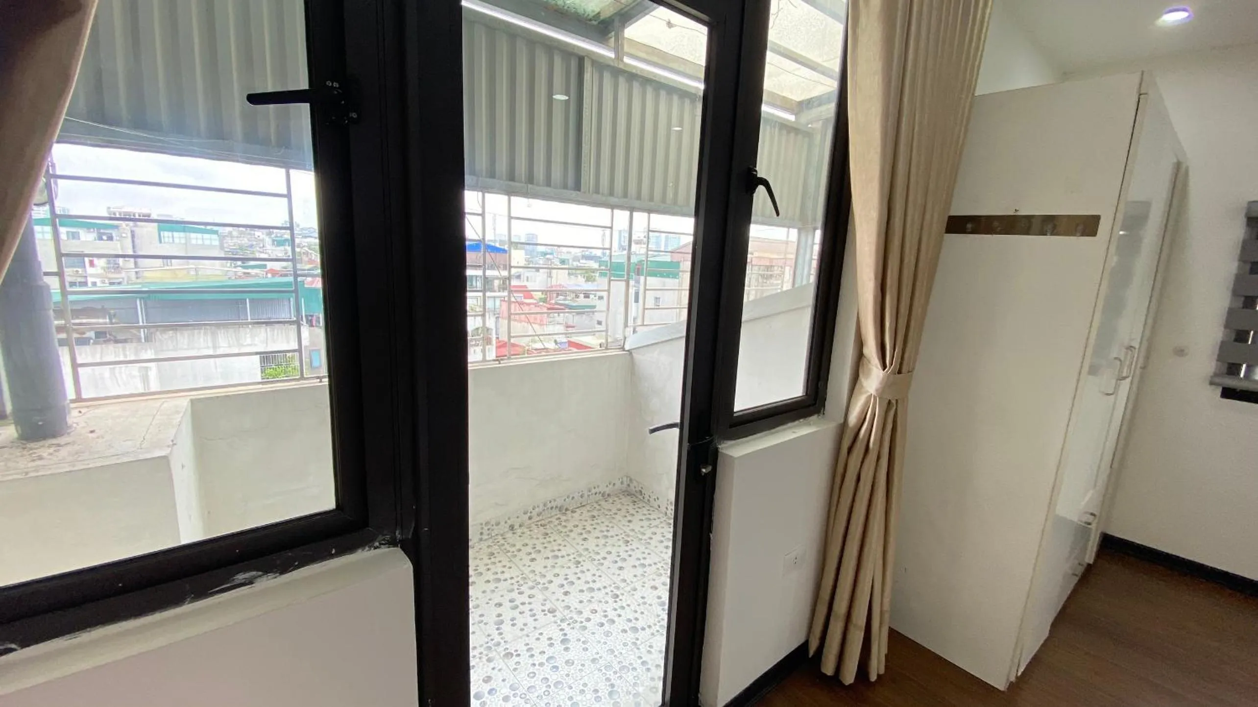 Era Apartment La Thành