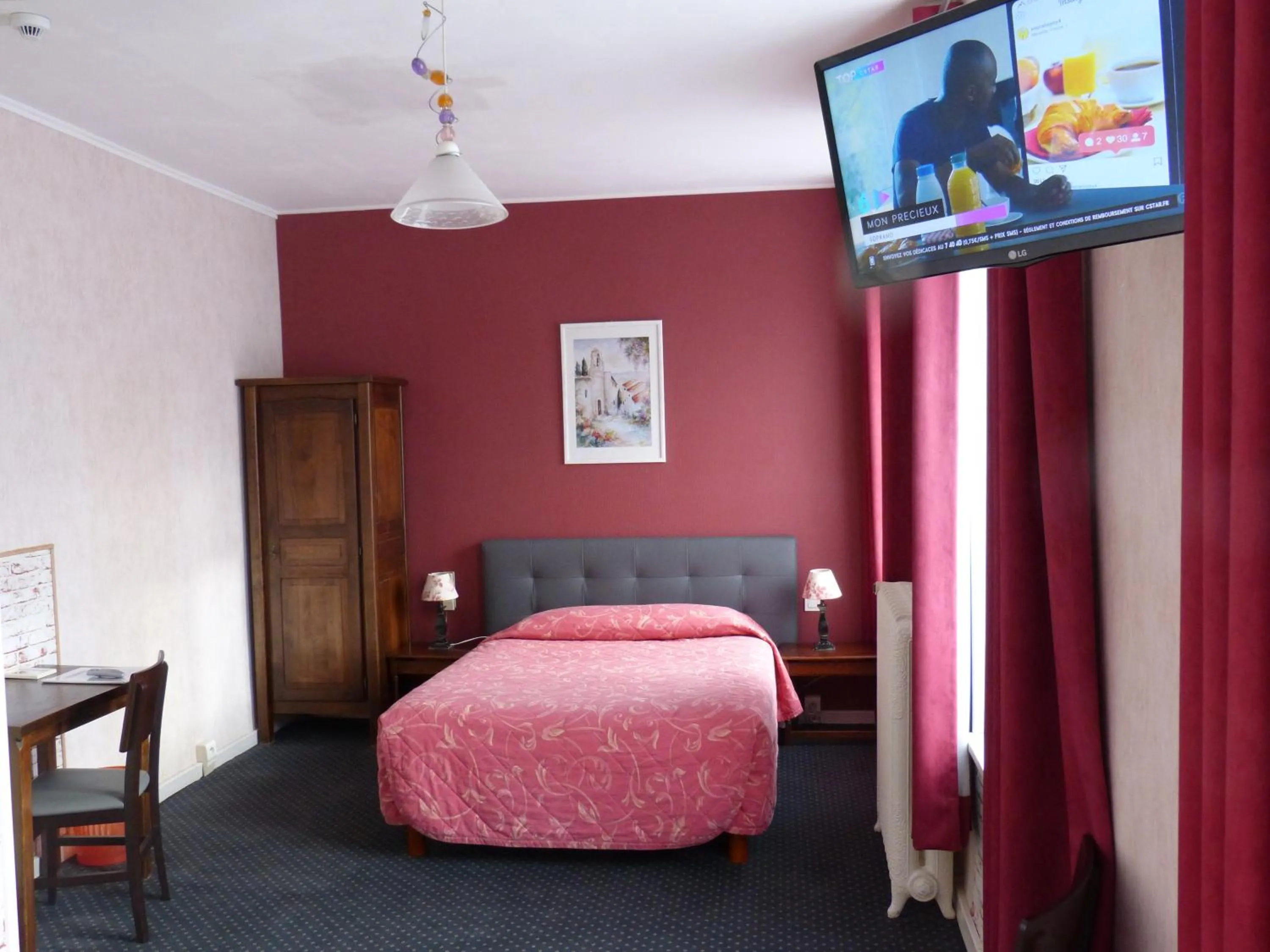 Bed in Hôtel Restaurant "Le Relais"