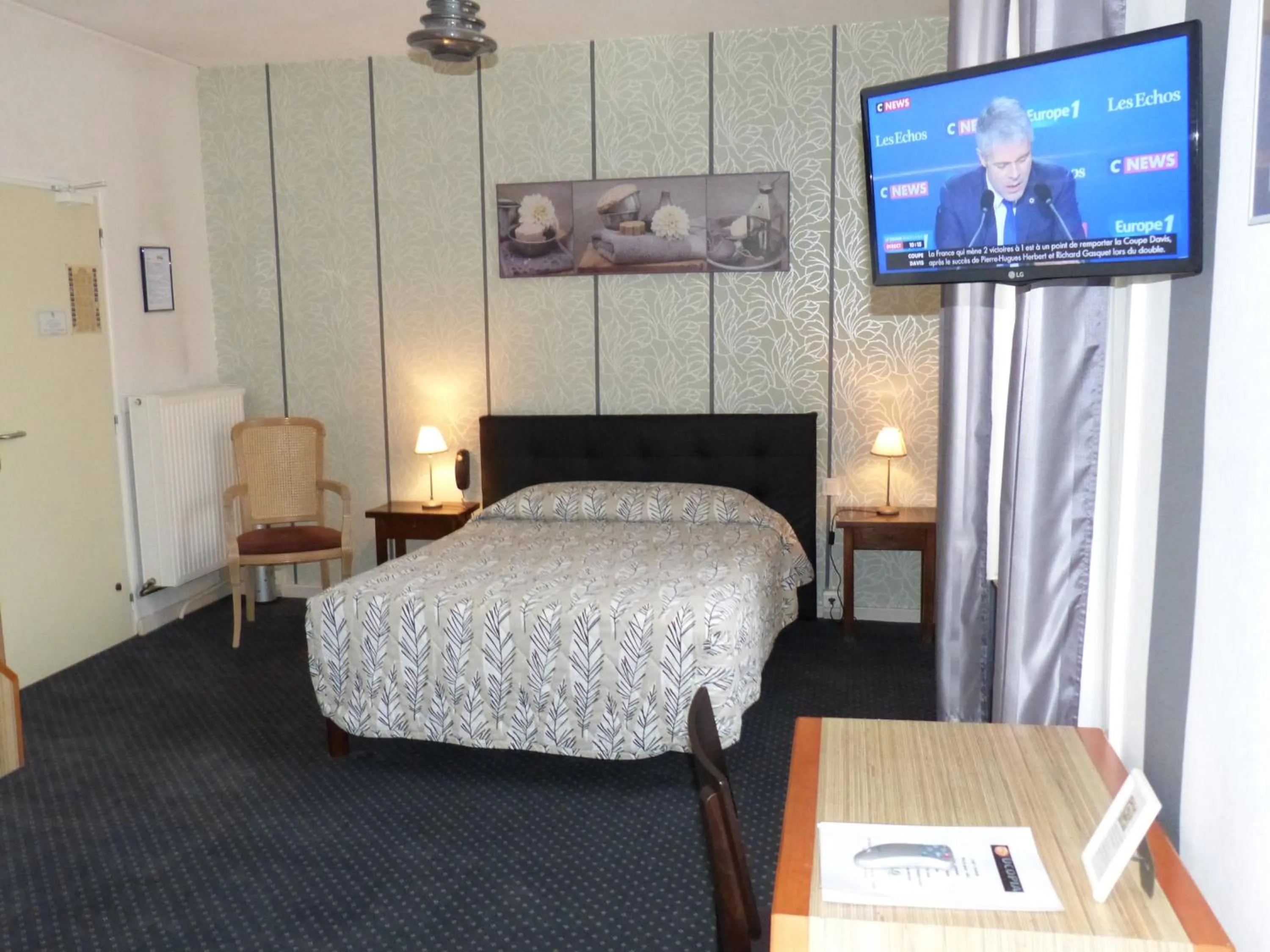 Bed in Hôtel Restaurant "Le Relais"