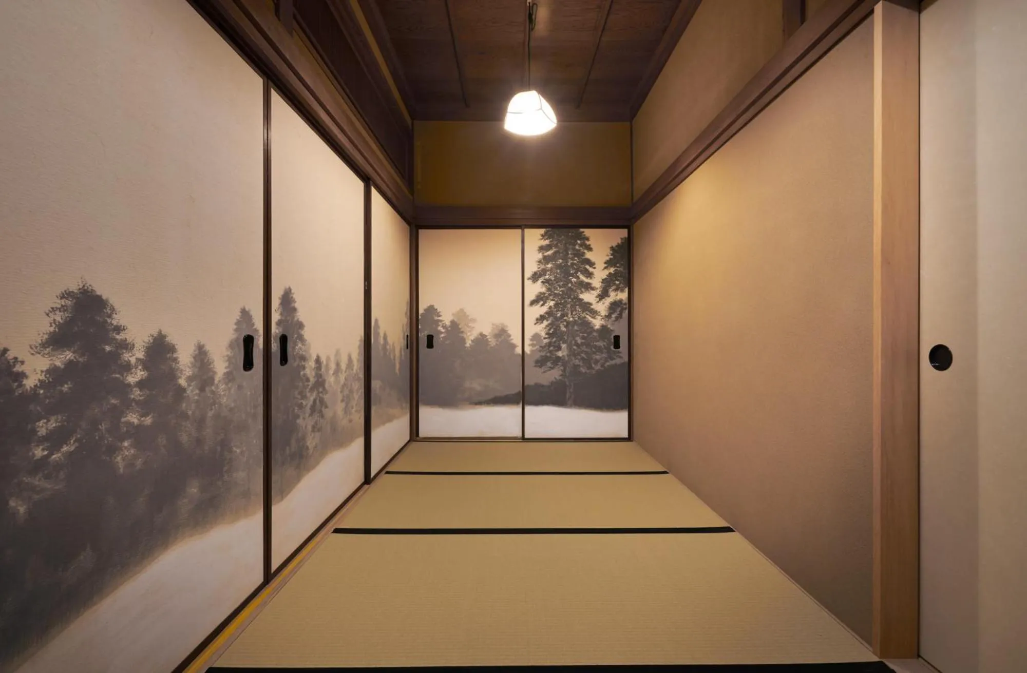 Photo of the whole room in Araya Totoan