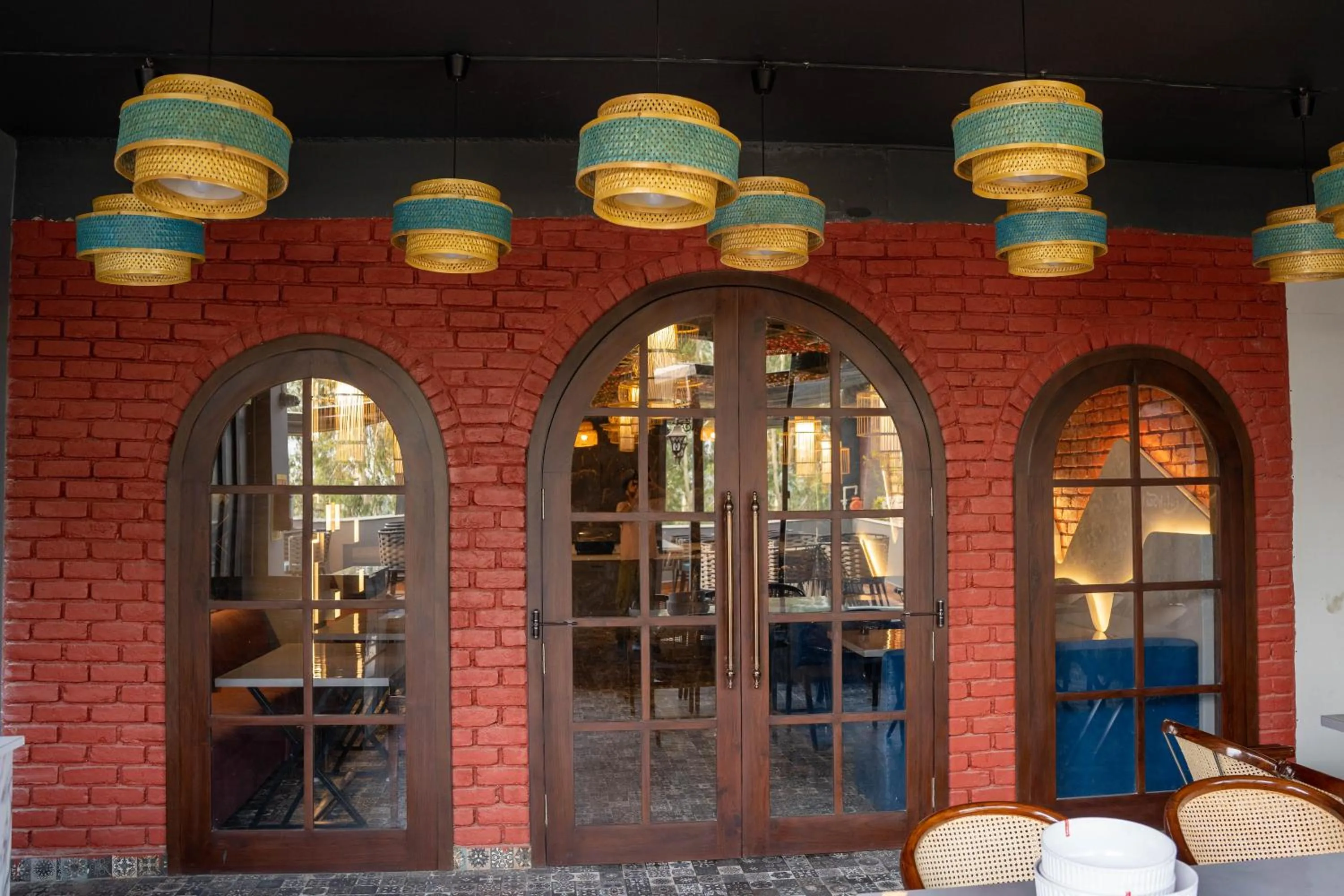 Restaurant/places to eat in Hotel W Grand - A Boutique Hotel