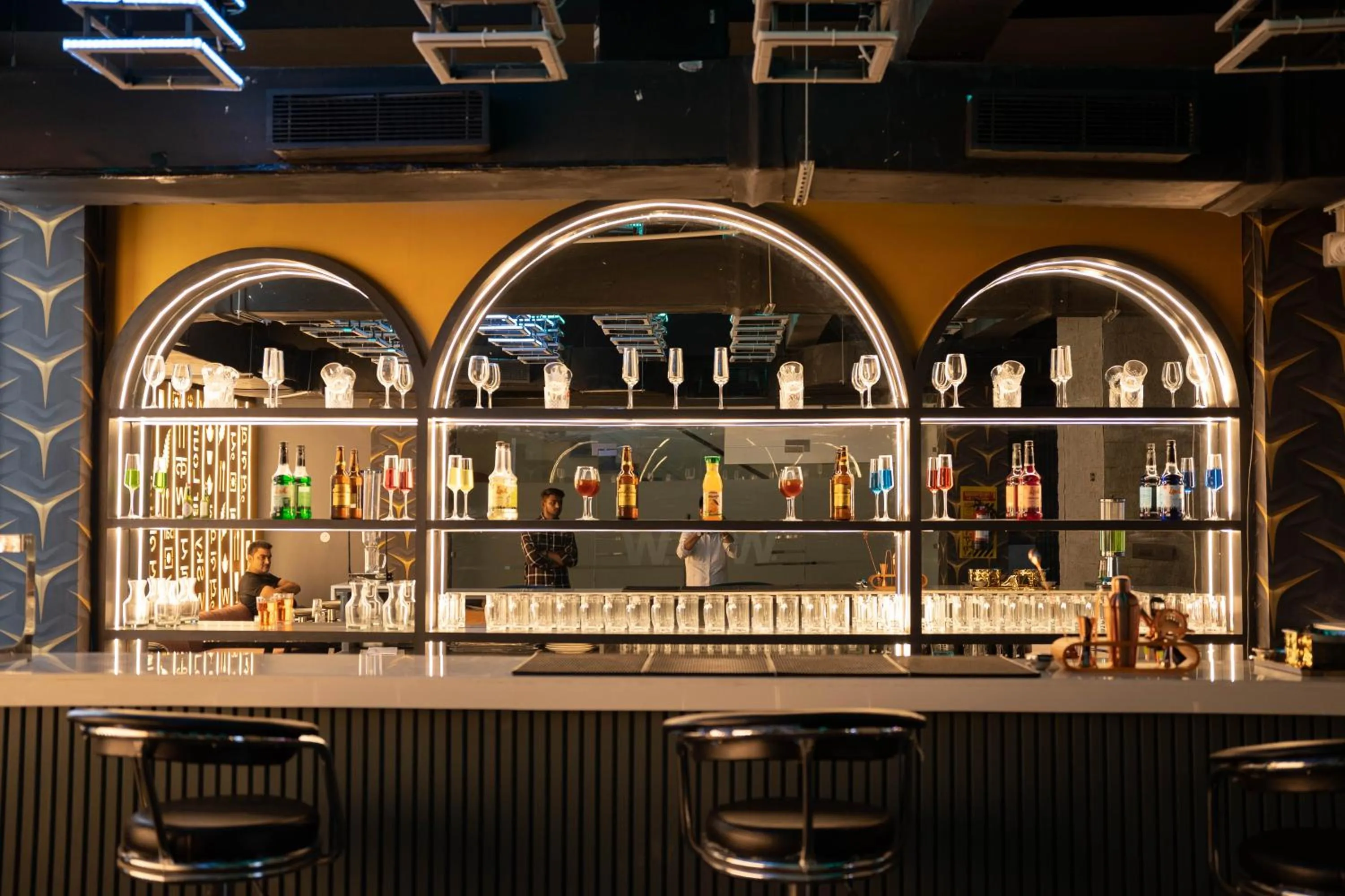 Restaurant/places to eat in Hotel W Grand - A Boutique Hotel