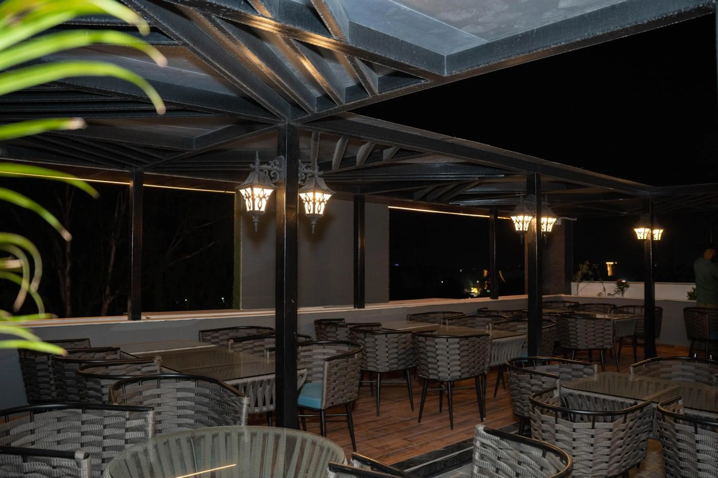 Restaurant/places to eat in Hotel W Grand - A Boutique Hotel