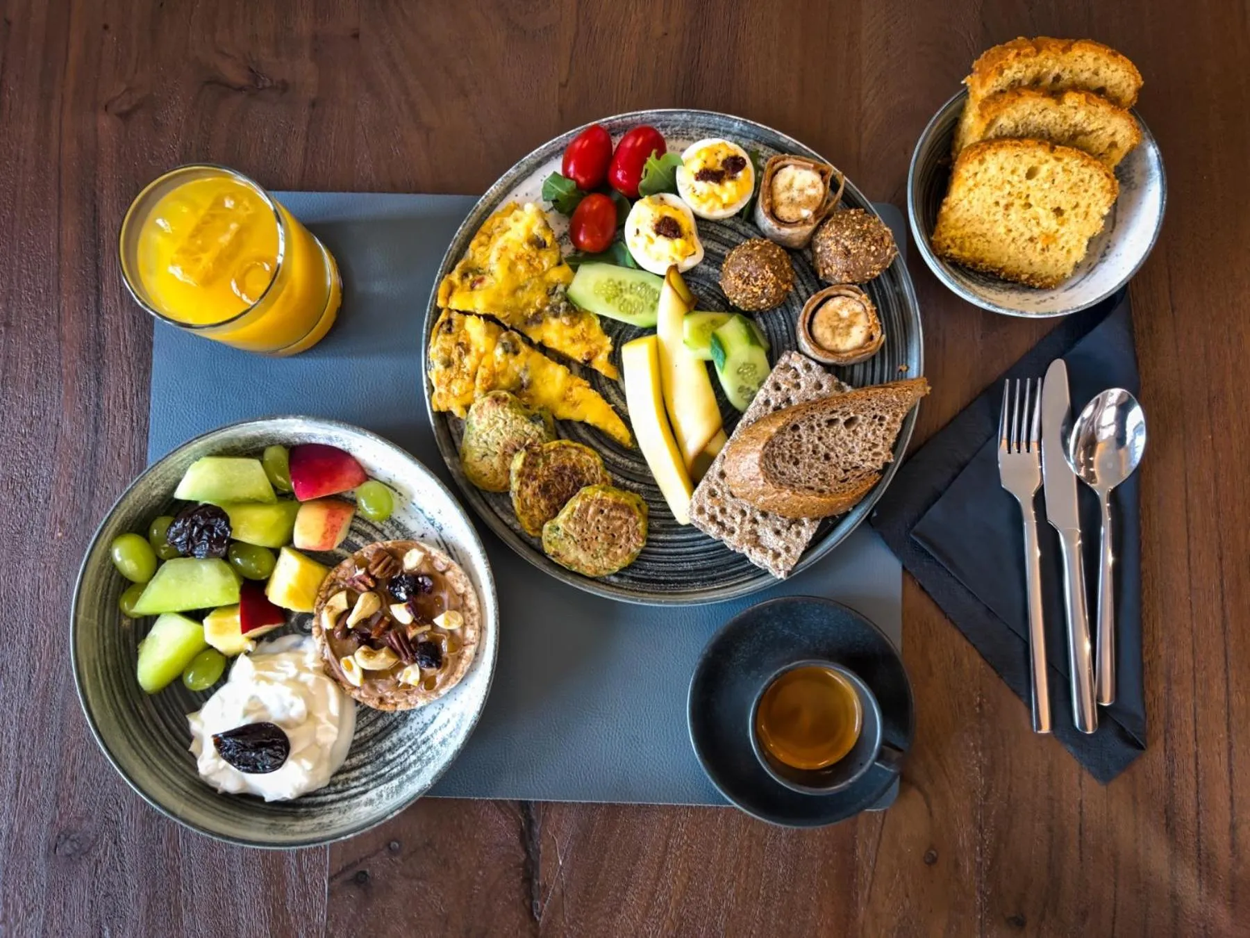 Food and drinks in Wellnest Hotel