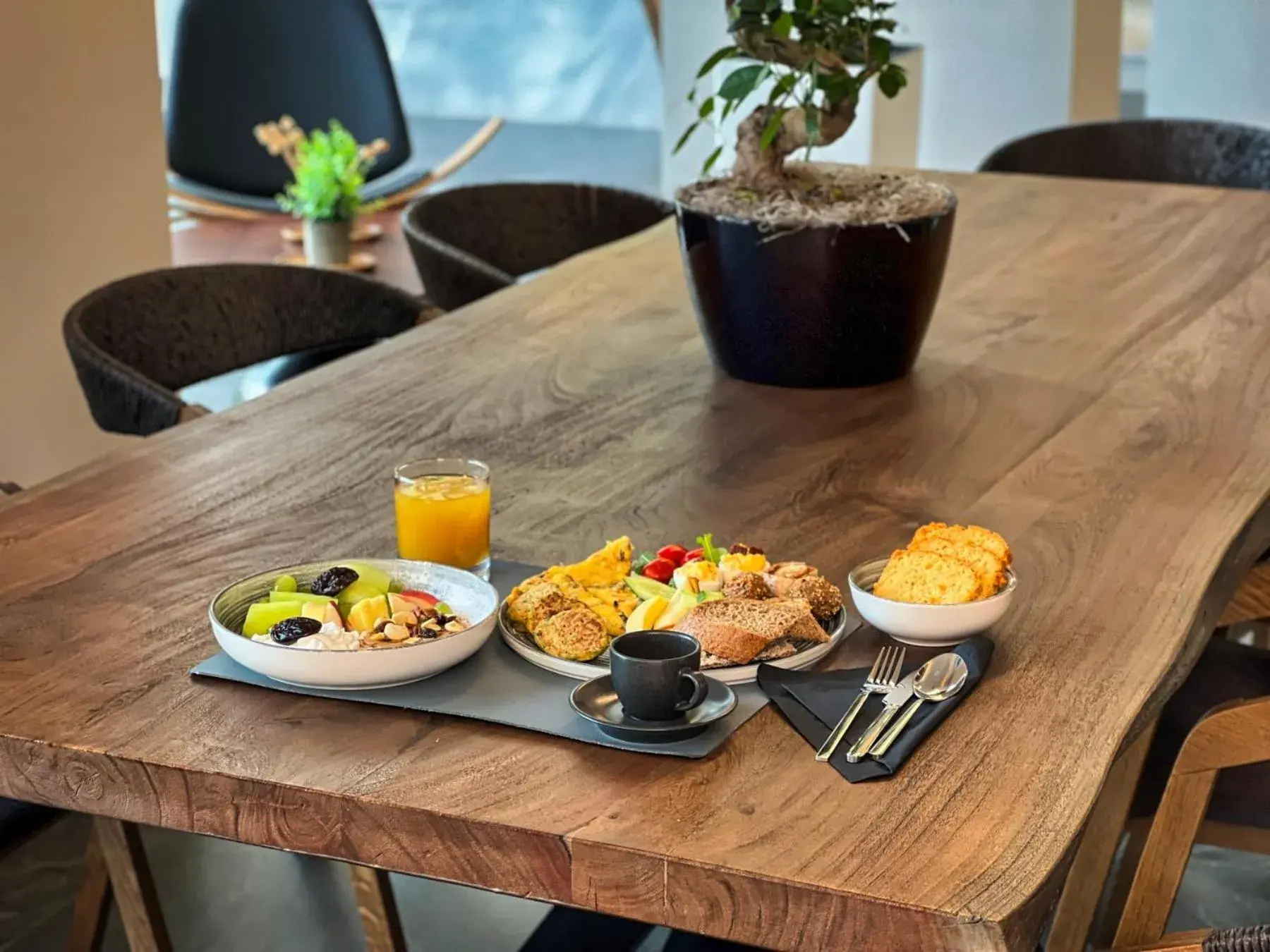 Restaurant/places to eat in Wellnest Hotel Restaurant/places to eat in Wellnest Hotel