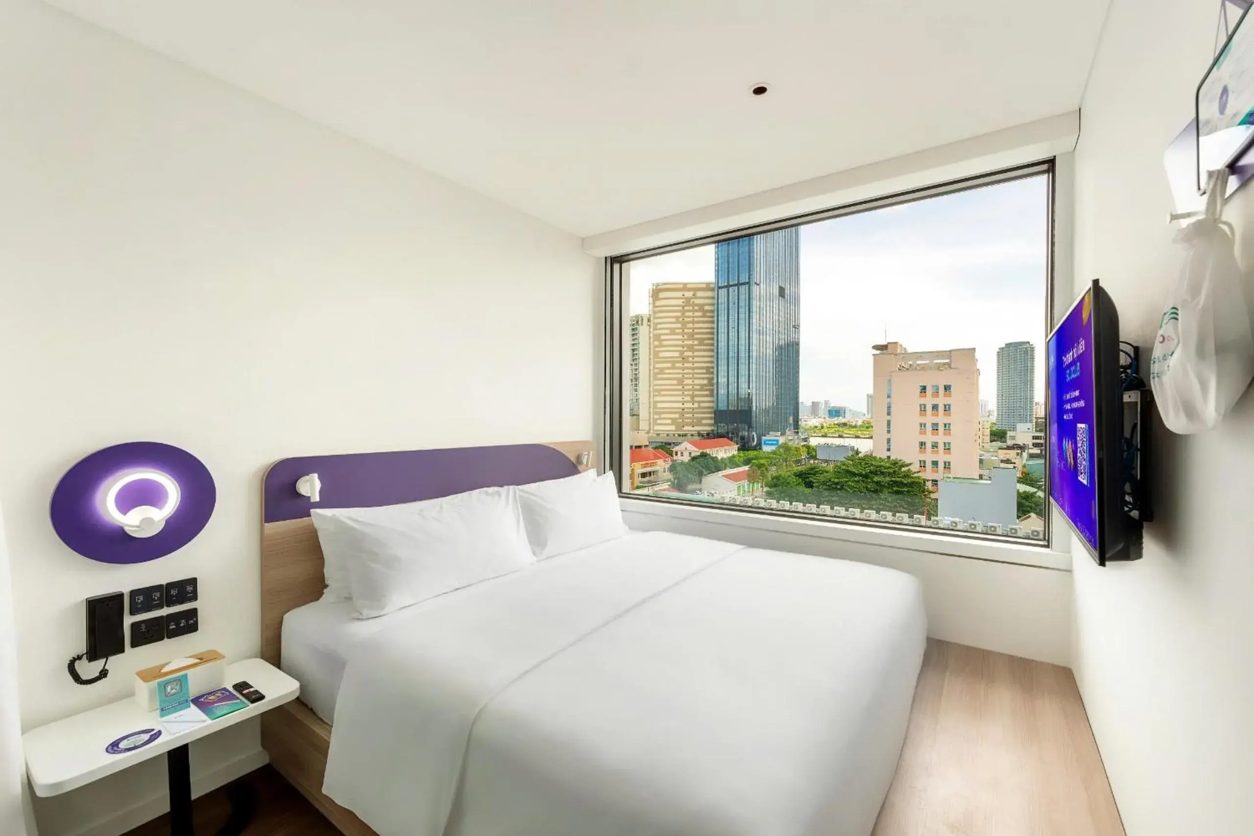 Deluxe King Room in Tru by Hilton Da Nang City Centre Deluxe King Room in Tru by Hilton Da Nang City Centre