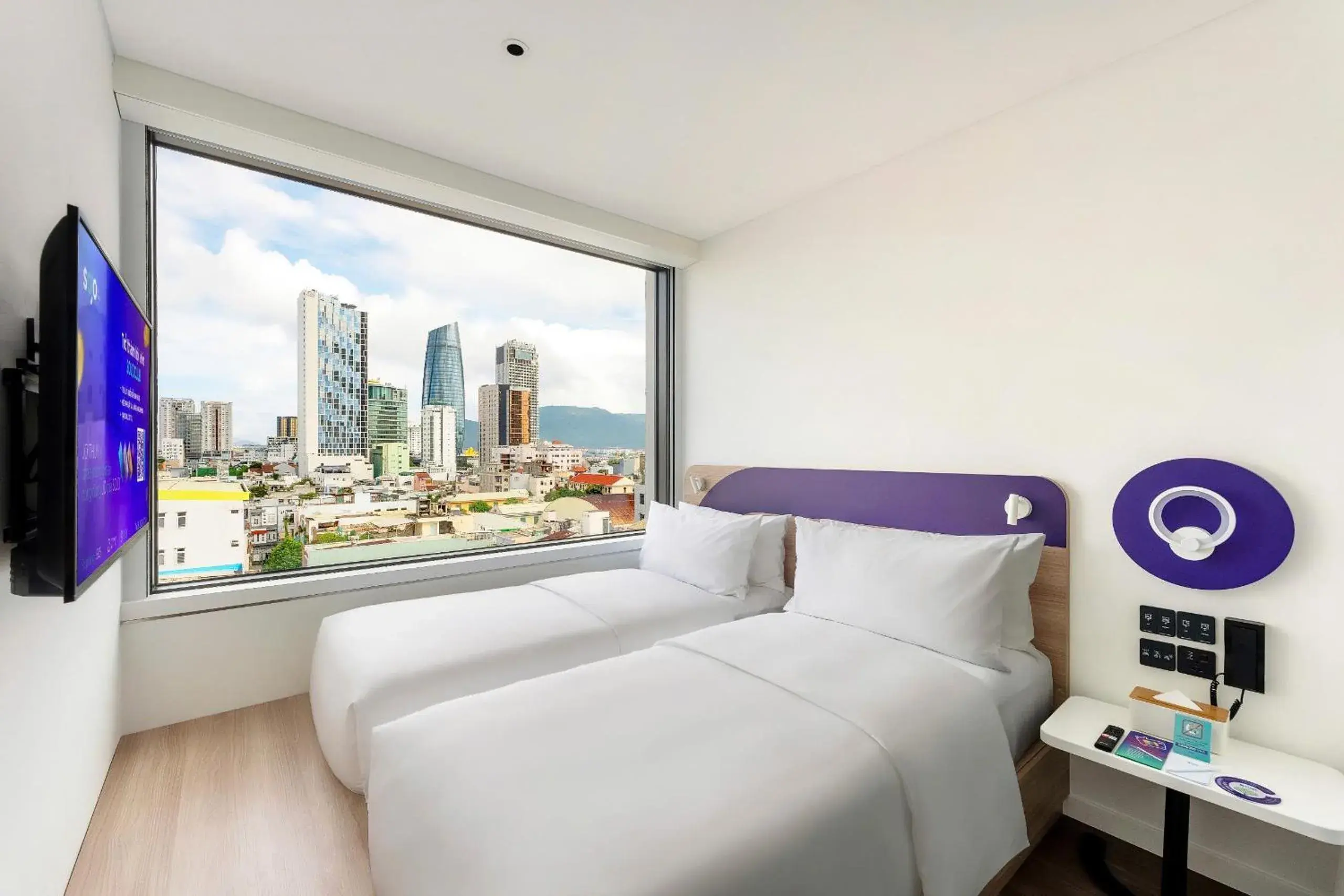 Deluxe Twin Room in Tru by Hilton Da Nang City Centre Deluxe Twin Room in Tru by Hilton Da Nang City Centre