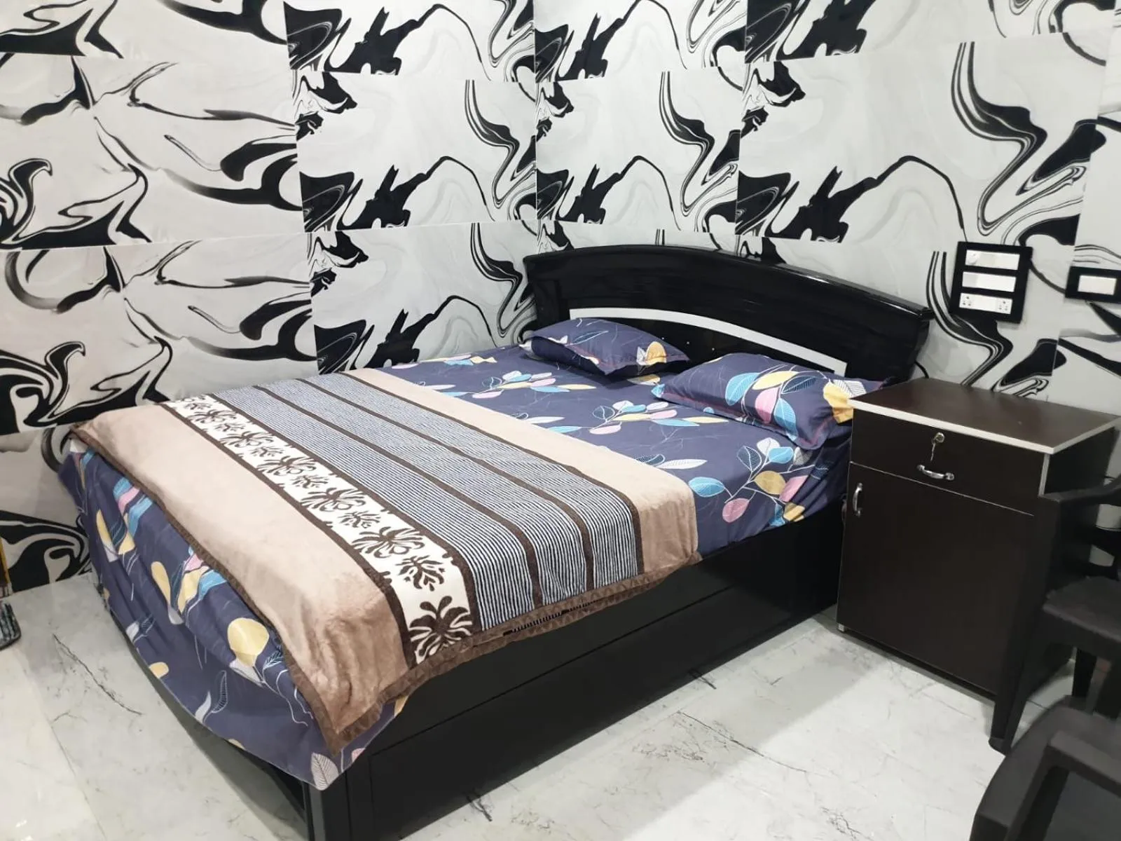 Bed in RKS INTERNATIONAL HAMPi