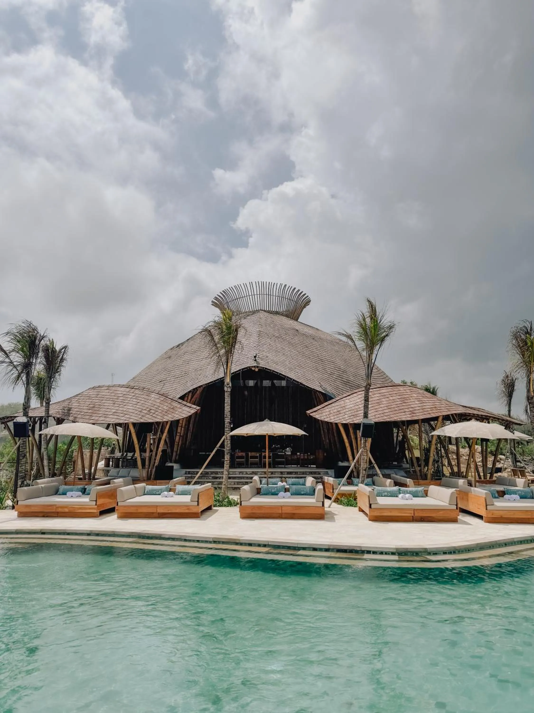 Facade/entrance in ARNA Suites and Ocean Lounge