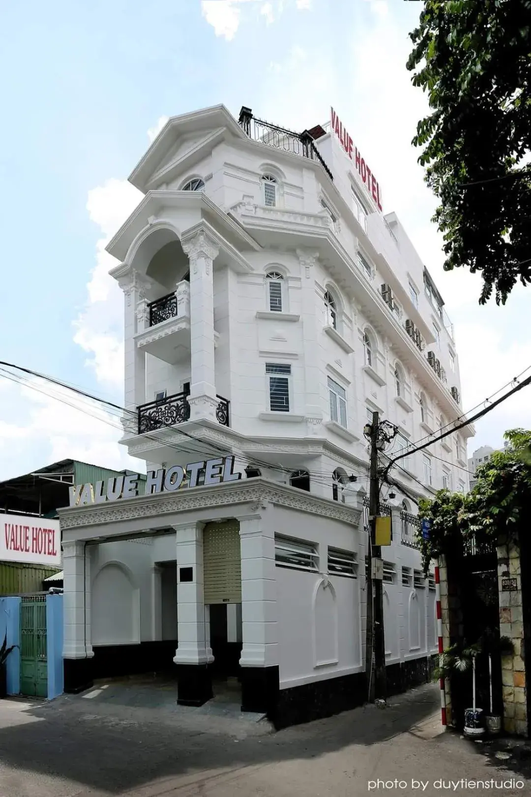 Property building in Value Hotel Property building in Value Hotel