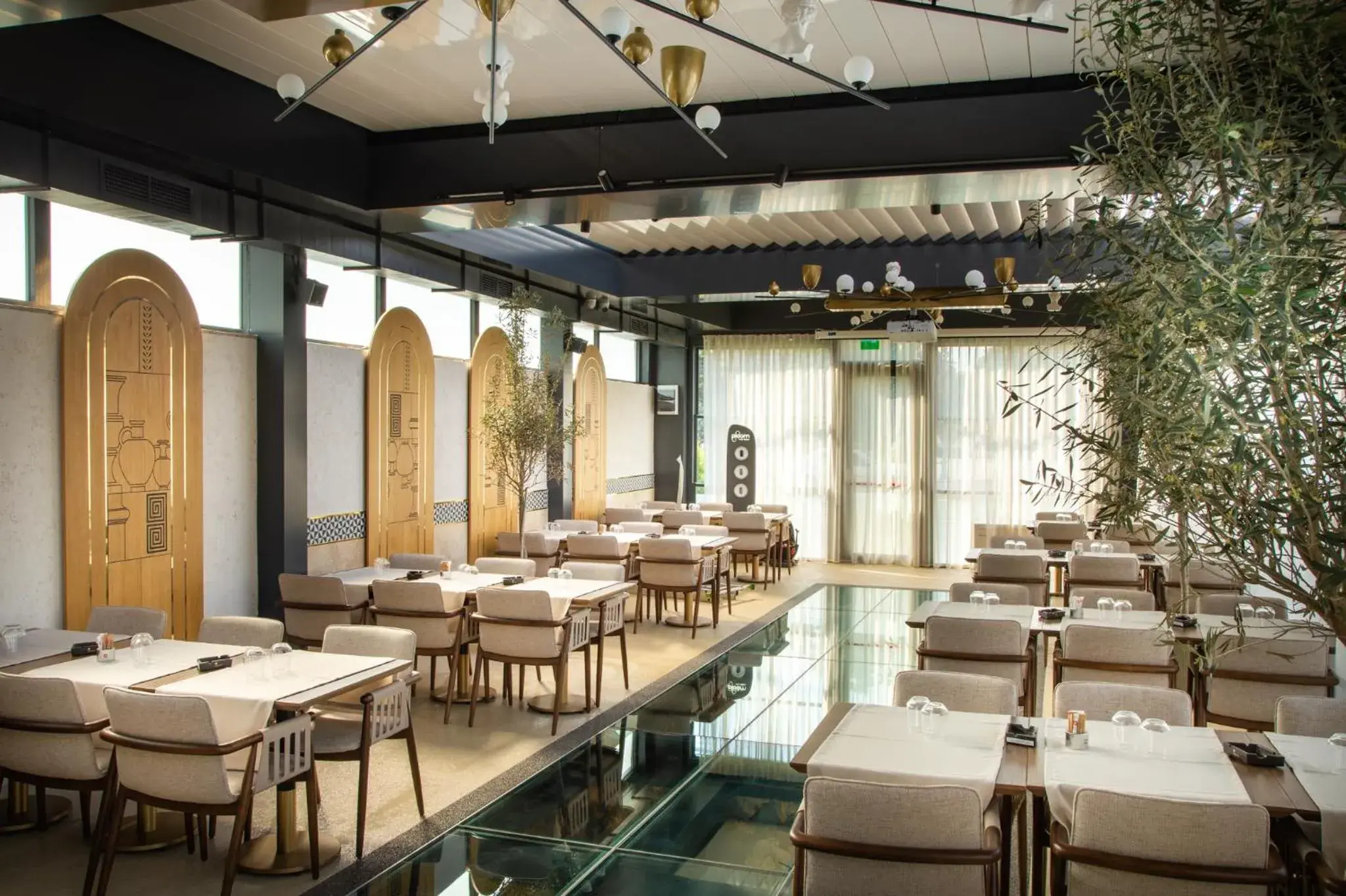 Restaurant/places to eat in Hotel Lupa by Bueno Restaurant/places to eat in Hotel Lupa by Bueno