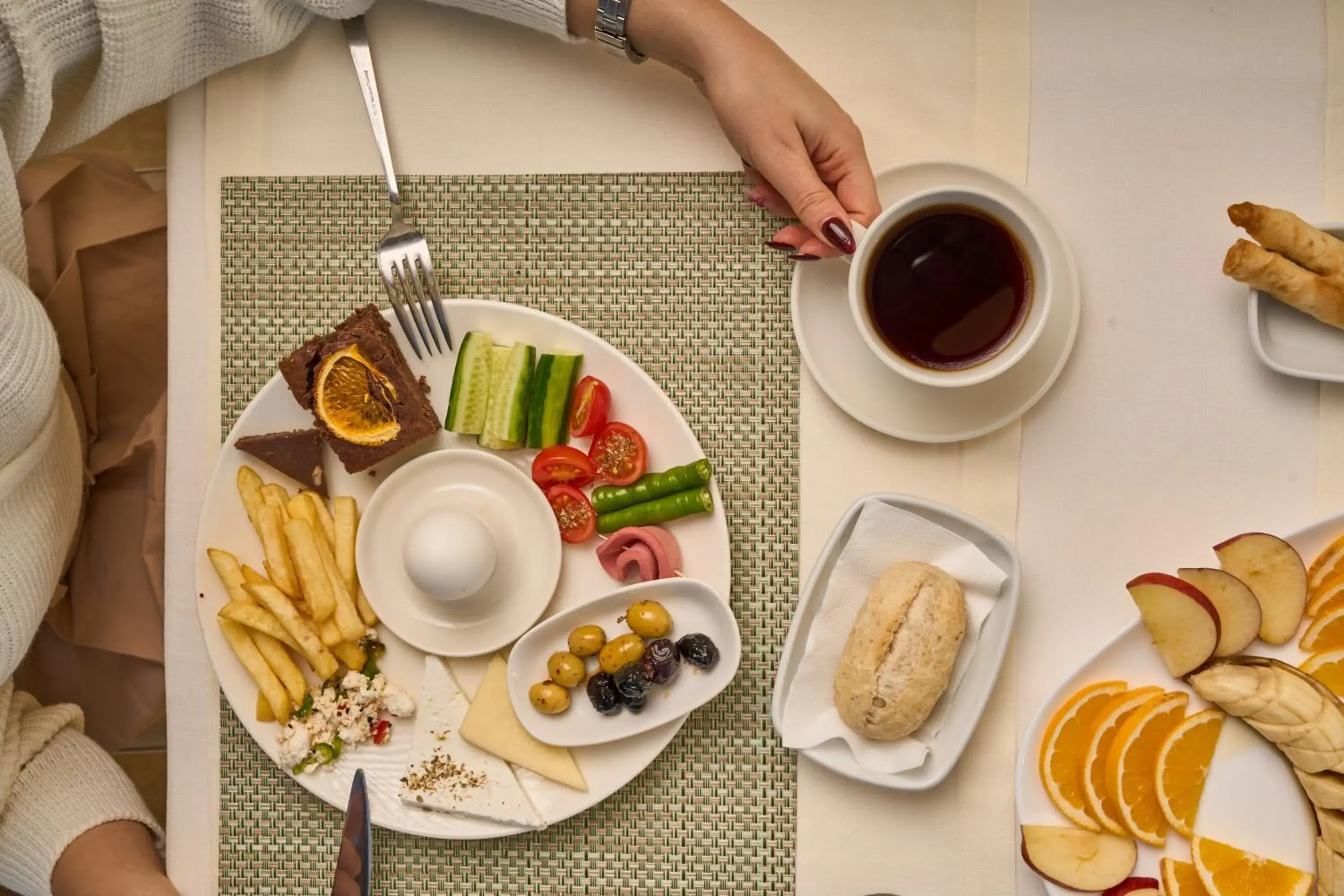 Food and drinks in Mia Hill Suites Food and drinks in Mia Hill Suites