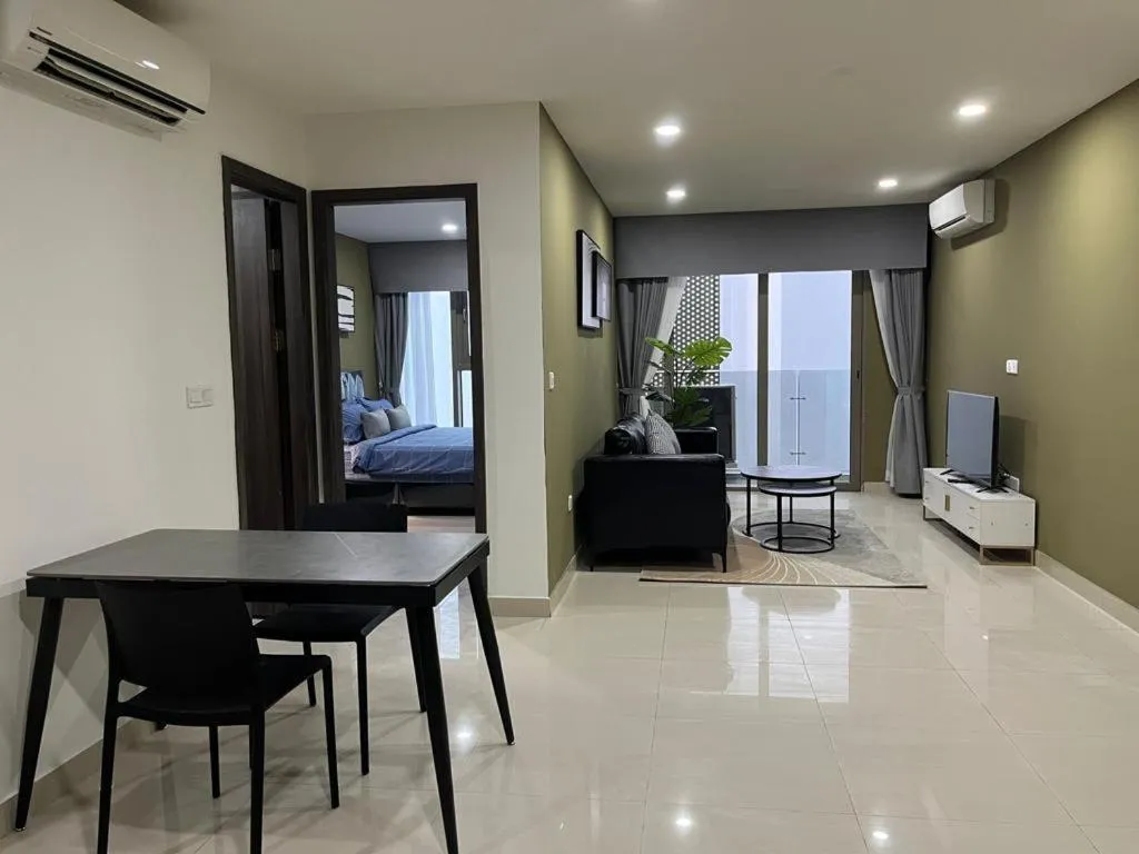 The PeAk Residence, Multi-Apartment by Emma