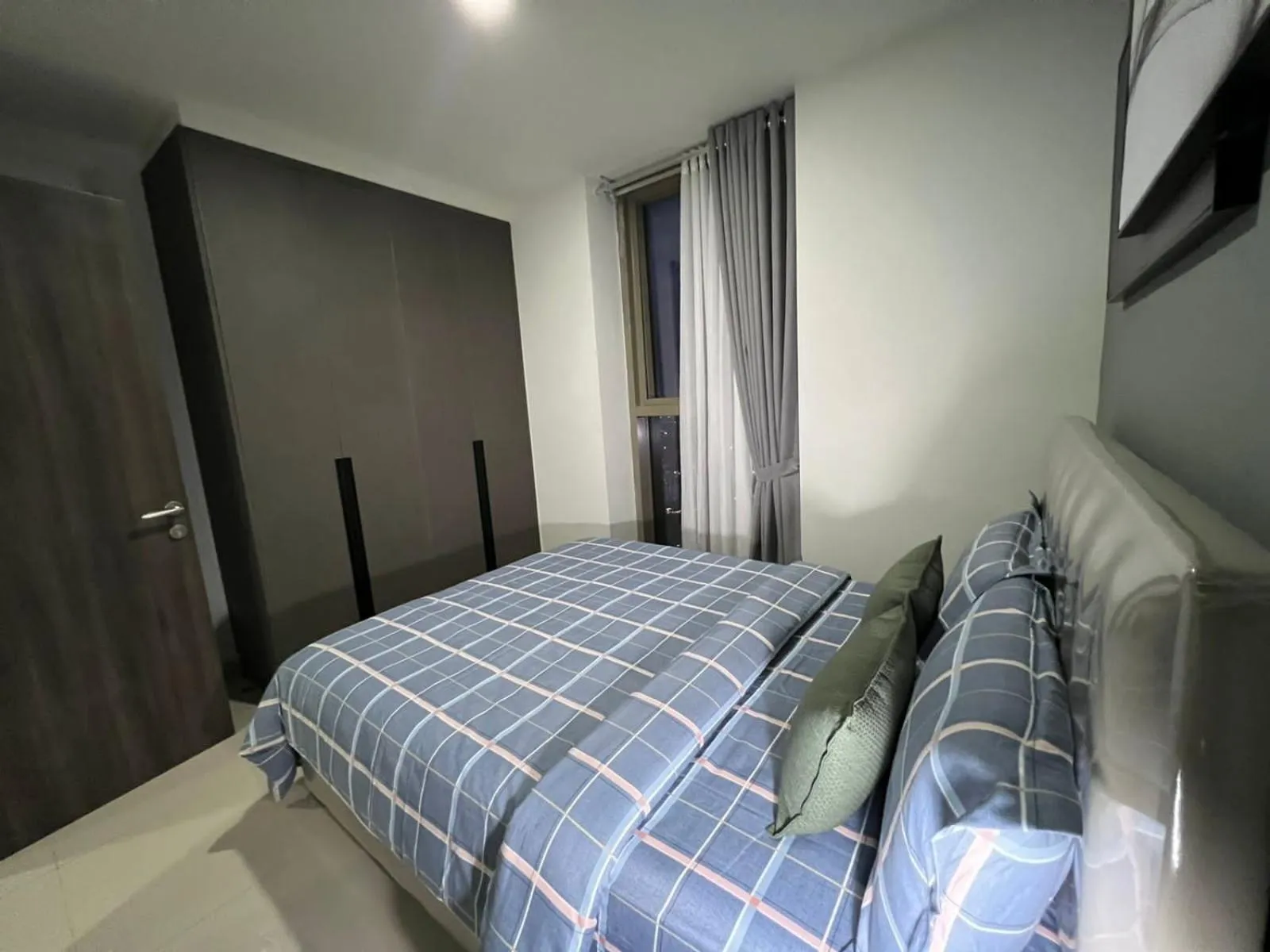 Bed in The PeAk Residence, Multi-Apartment by Emma