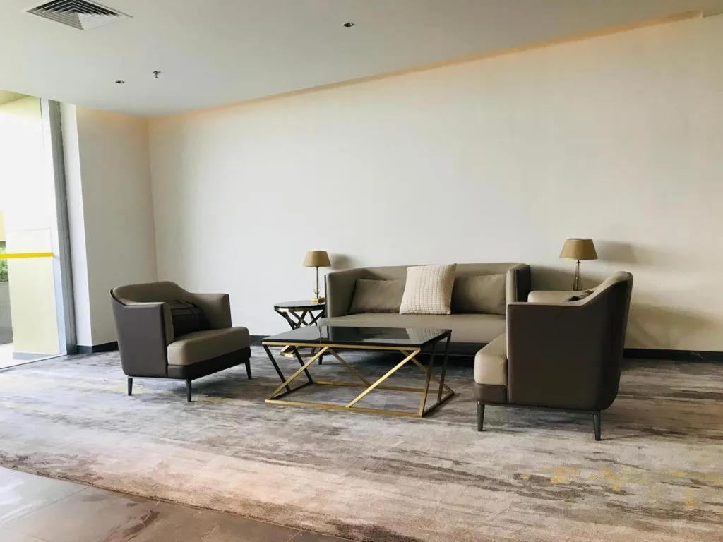 The PeAk Residence, Multi-Apartment by Emma