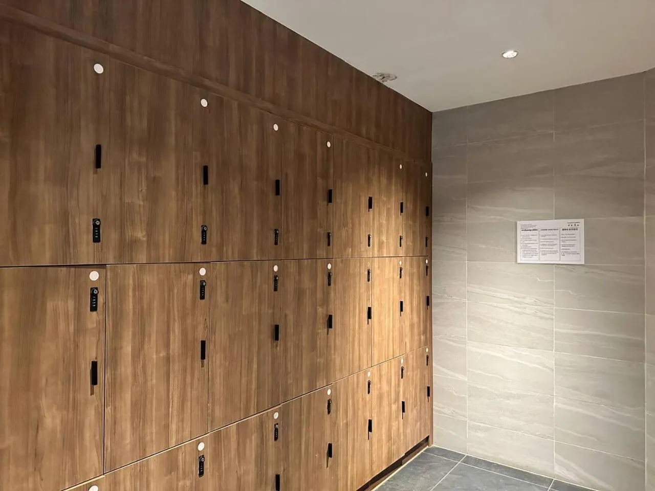 The PeAk Residence, Multi-Apartment by Emma