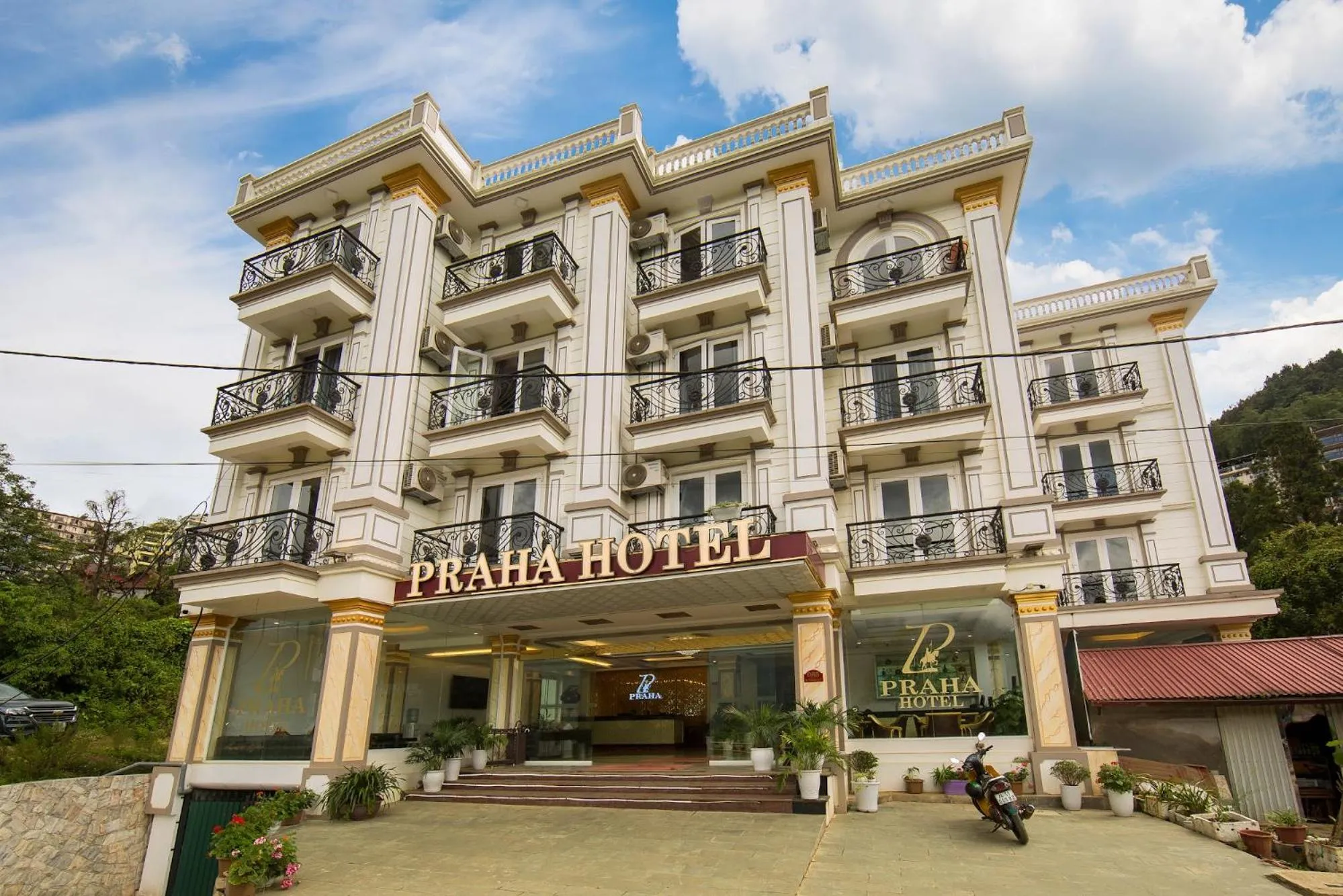 Property building in Sapa Praha Hotel
