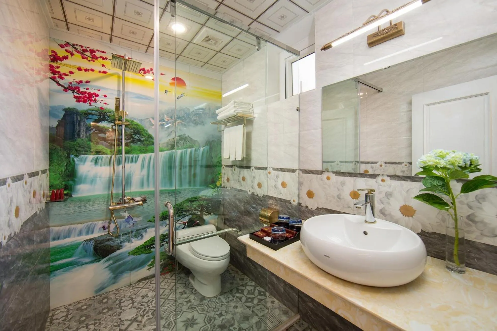 Shower in Sapa Praha Hotel