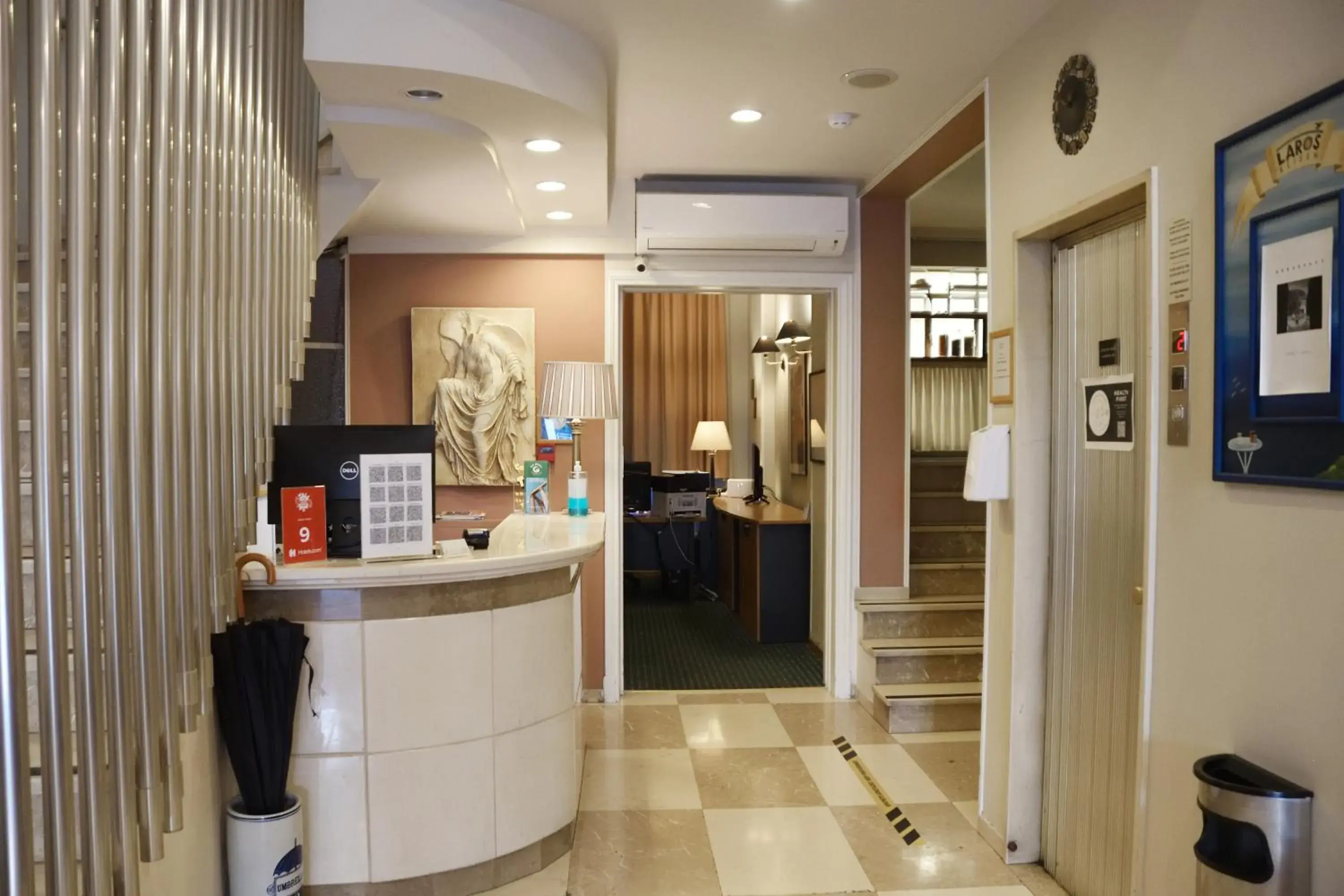 Lobby or reception in Adrian Hotel Lobby or reception in Adrian Hotel