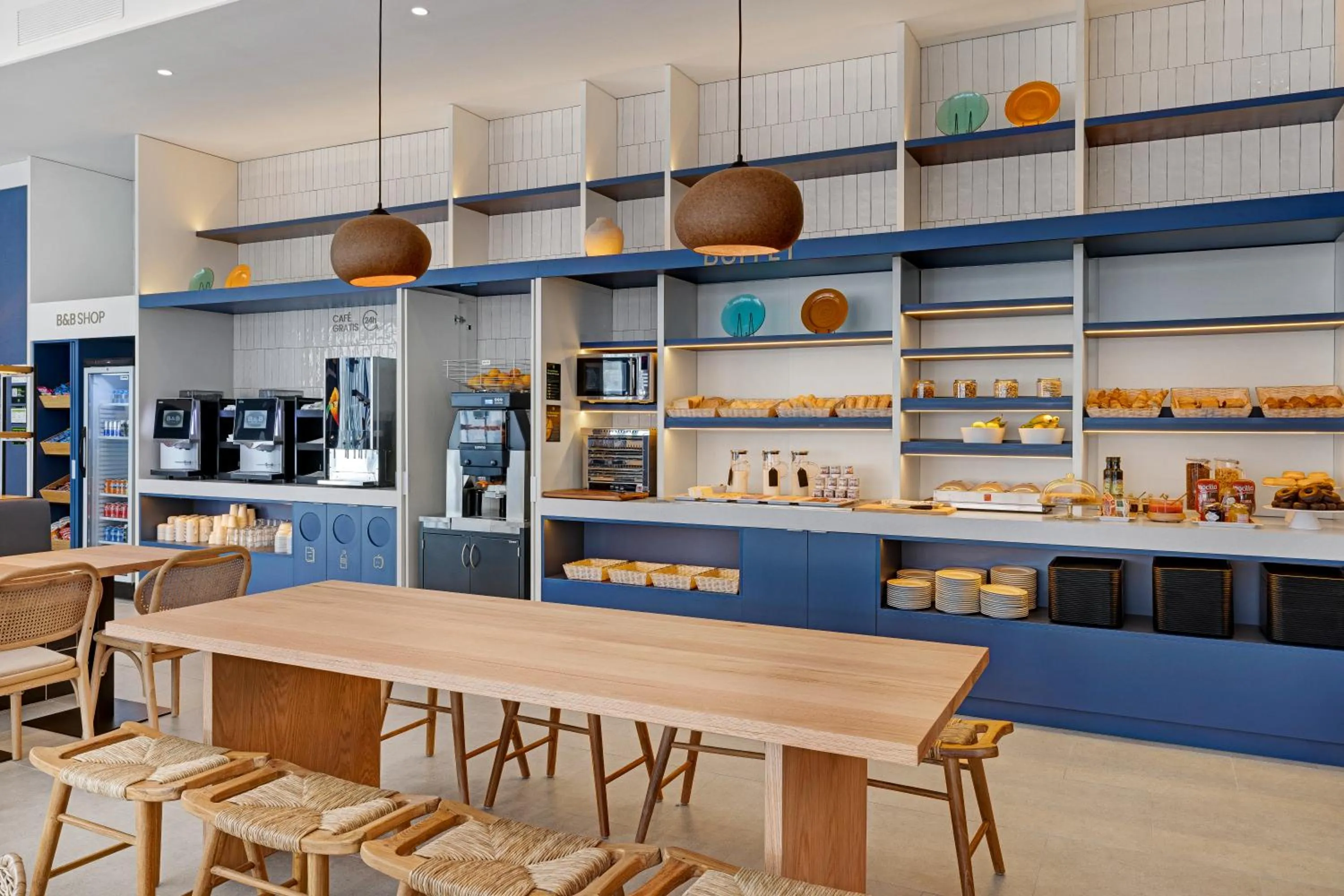 Kitchen or kitchenette in B&B HOTEL Benidorm Finestrat