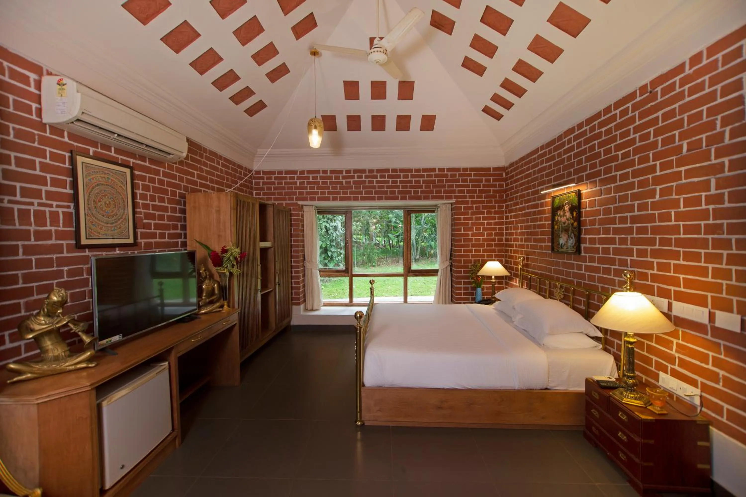 Bedroom, Bed in Kairali - The Ayurvedic Healing Village