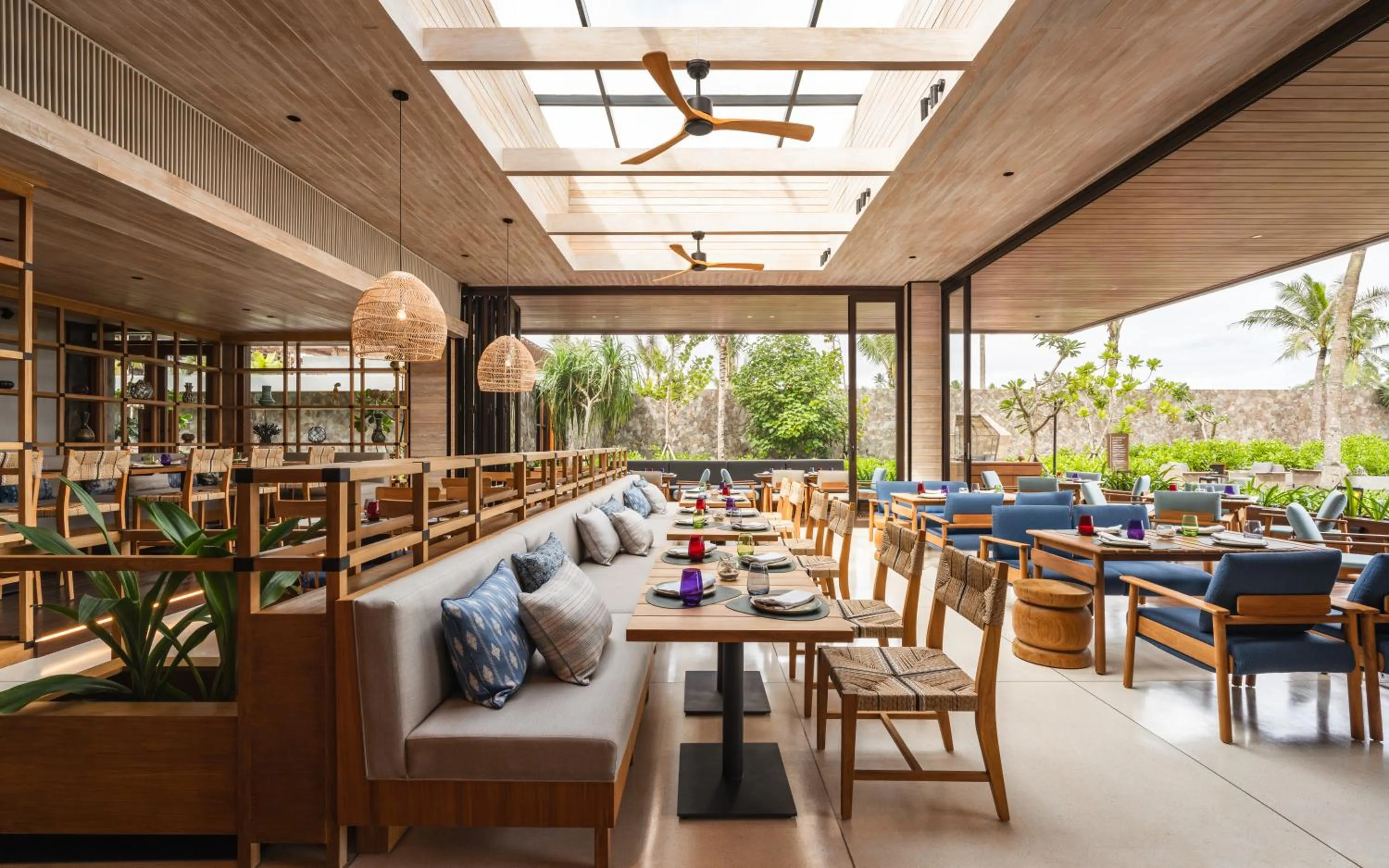 Restaurant/places to eat in Hotel Indigo Bintan Lagoi Beach by IHG