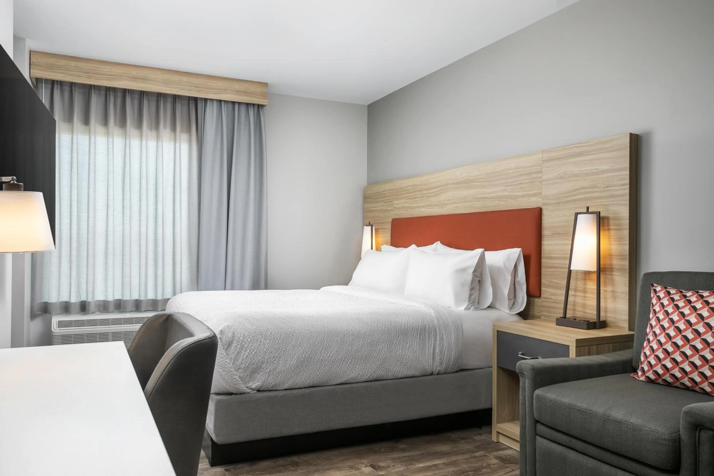 Bed in Candlewood Suites Chattanooga Hamilton Place by IHG