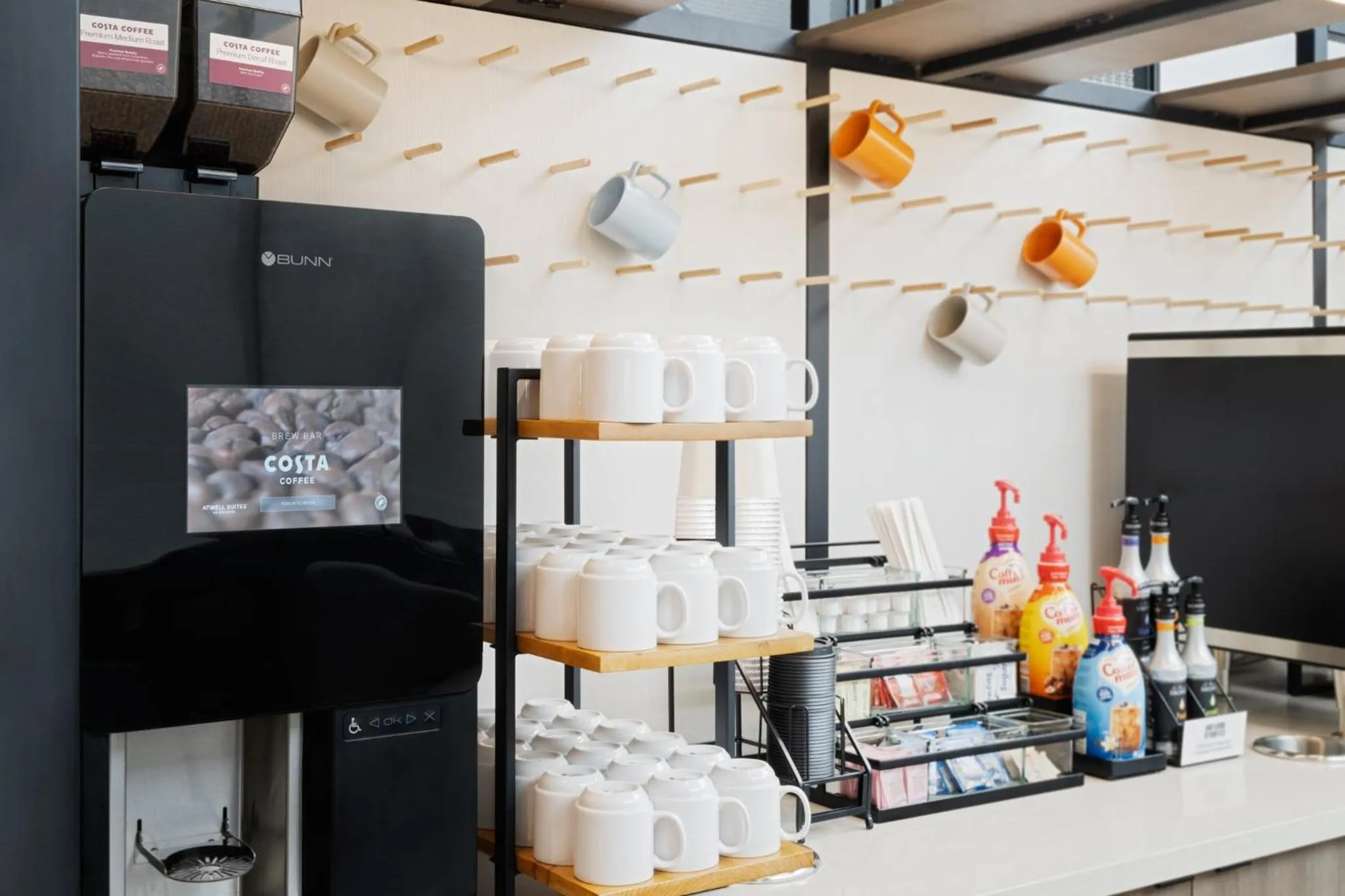 Breakfast in Atwell Suites Kansas City Airport by IHG