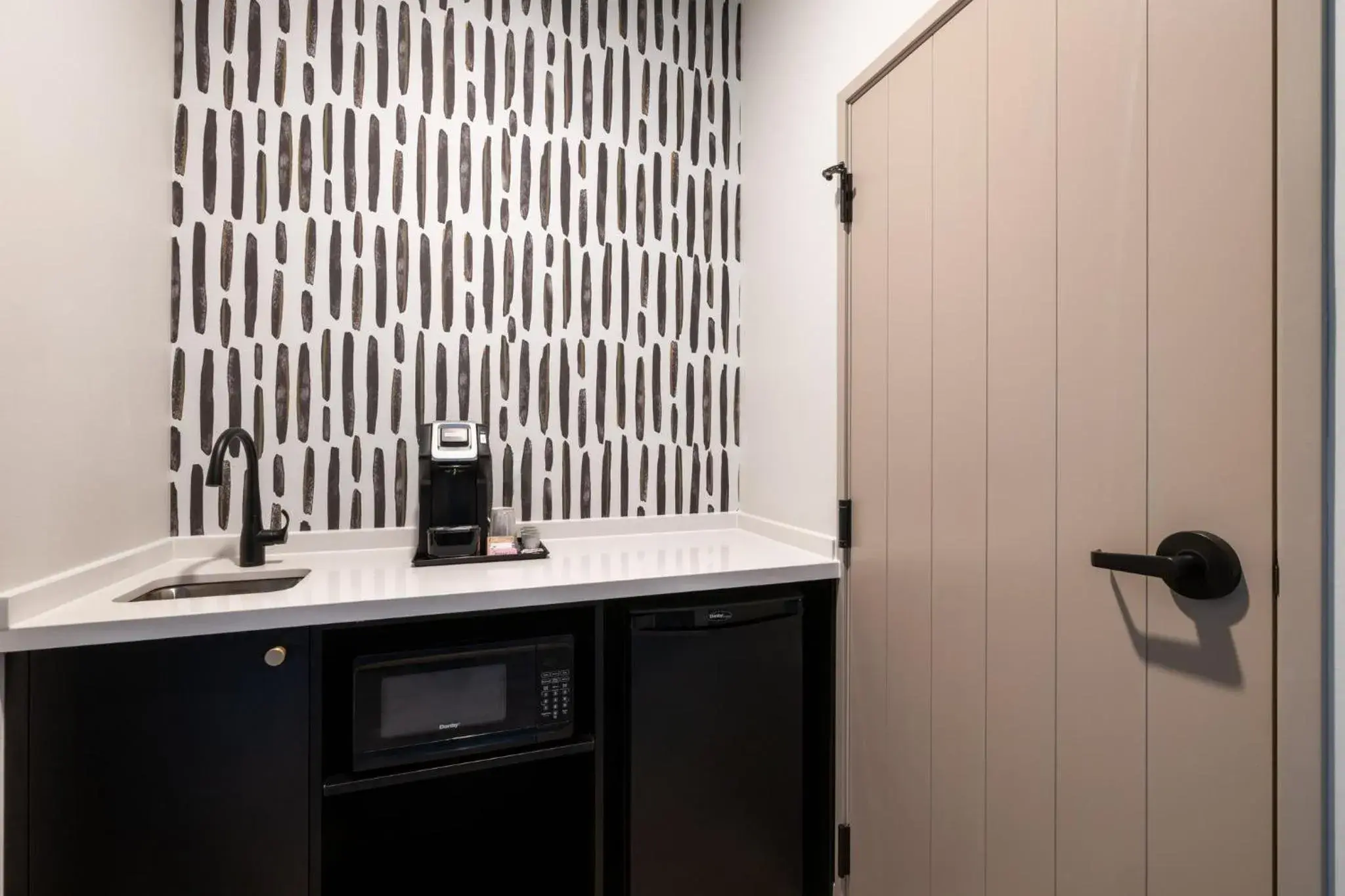 Photo of the whole room in Atwell Suites Kansas City Airport by IHG Photo of the whole room in Atwell Suites Kansas City Airport by IHG