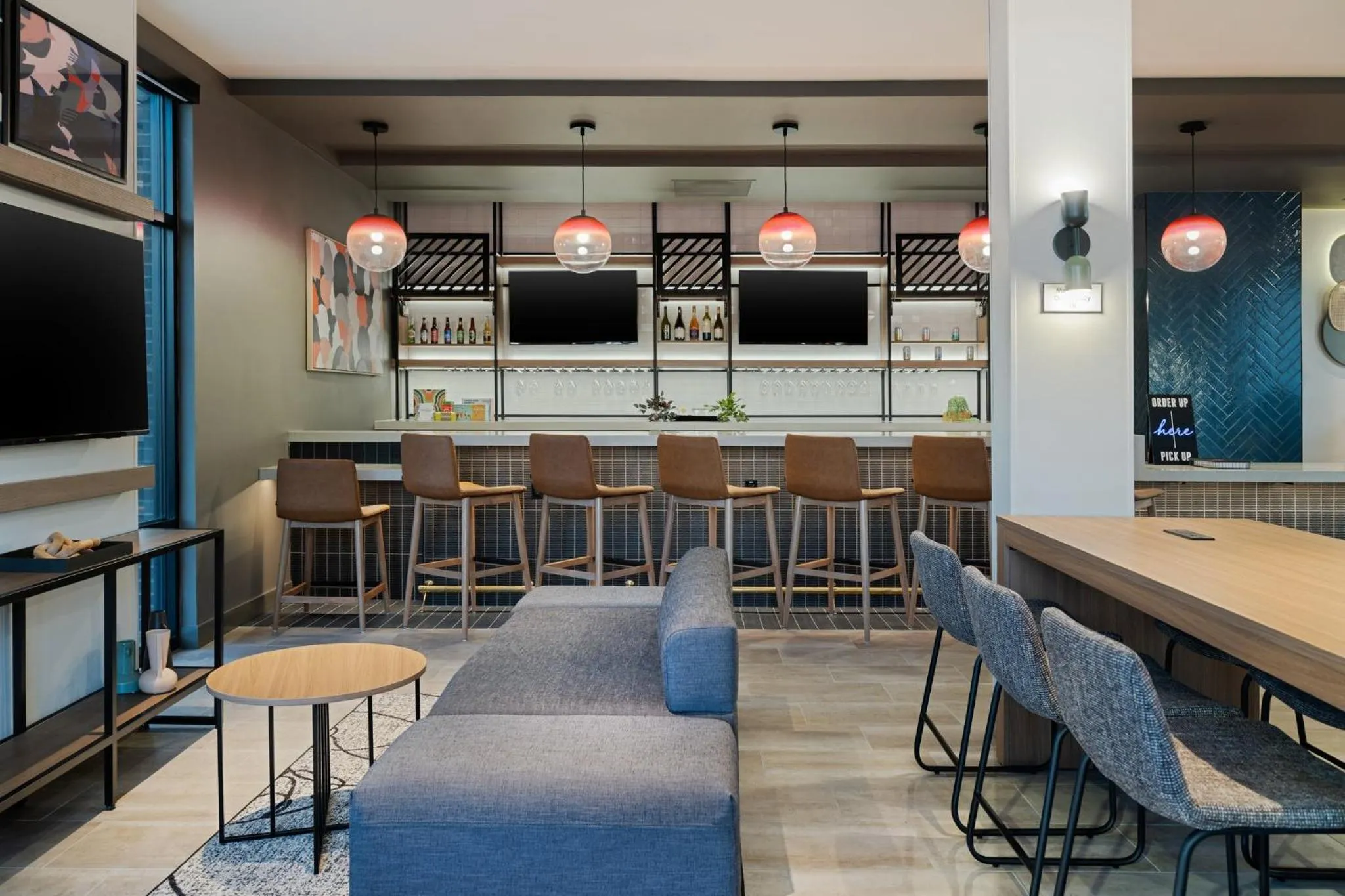 Restaurant/places to eat in Atwell Suites Kansas City Airport by IHG