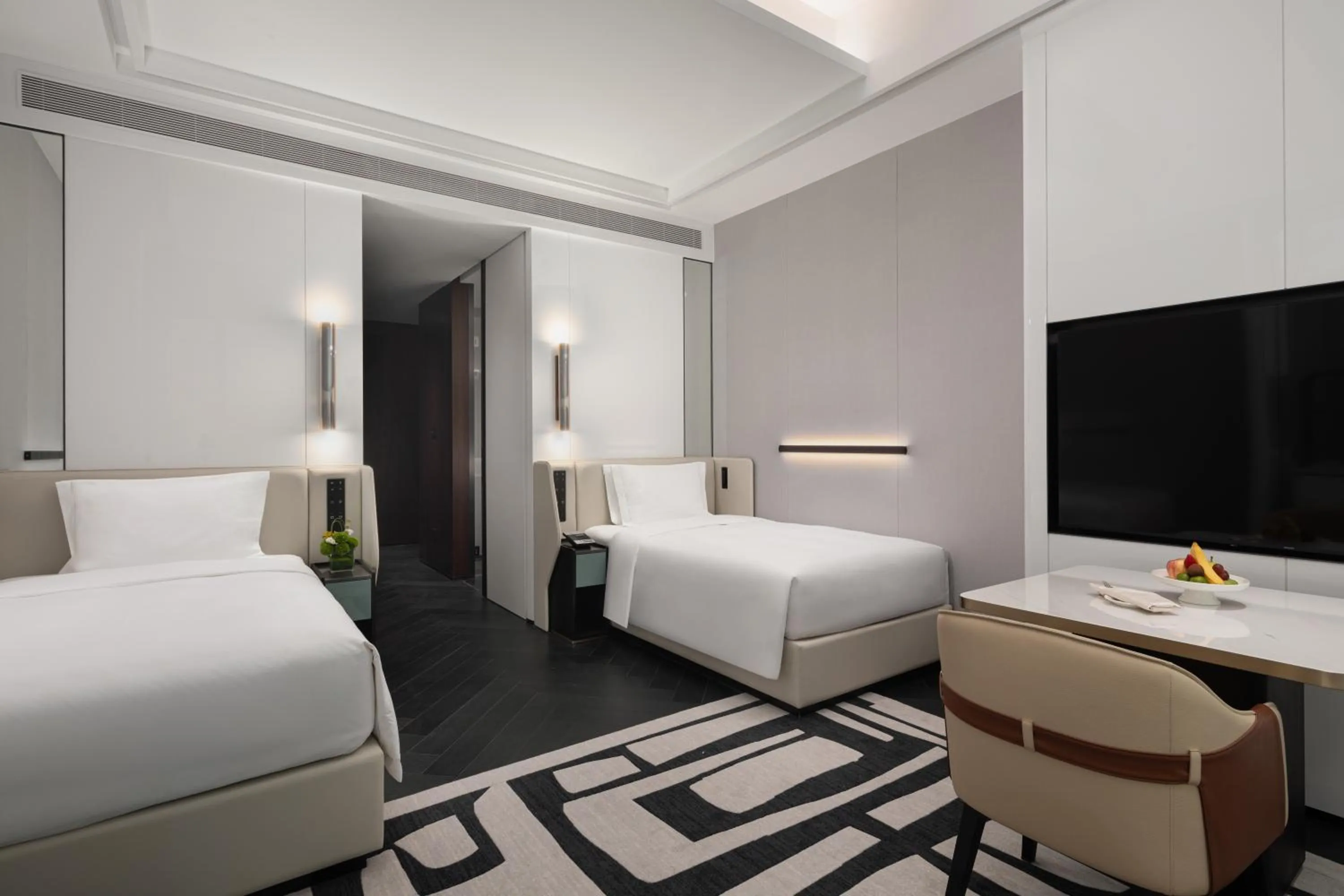 Bed in Crowne Plaza Suzhou East Taihu by IHG