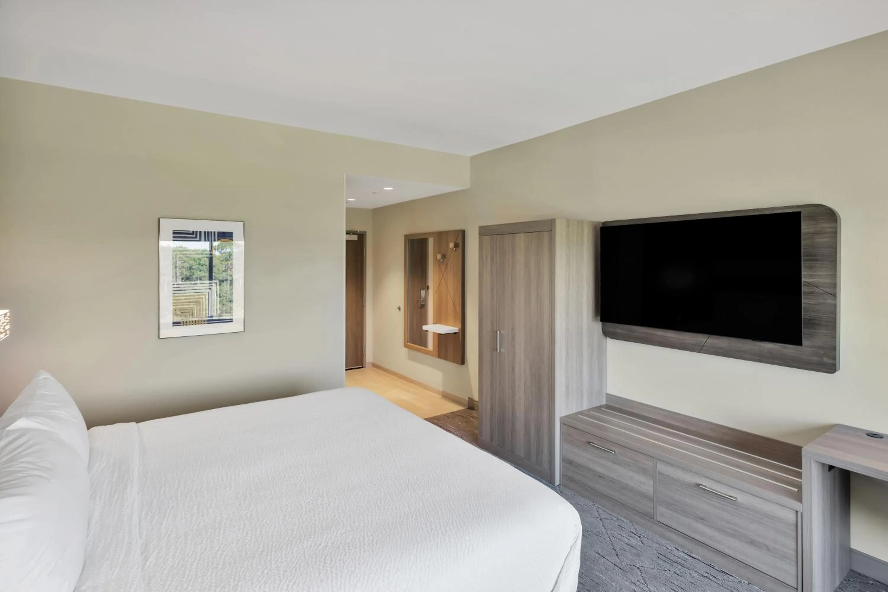 Bed in Holiday Inn Express & Suites Fort Walton Beach - Eglin Area by IHG