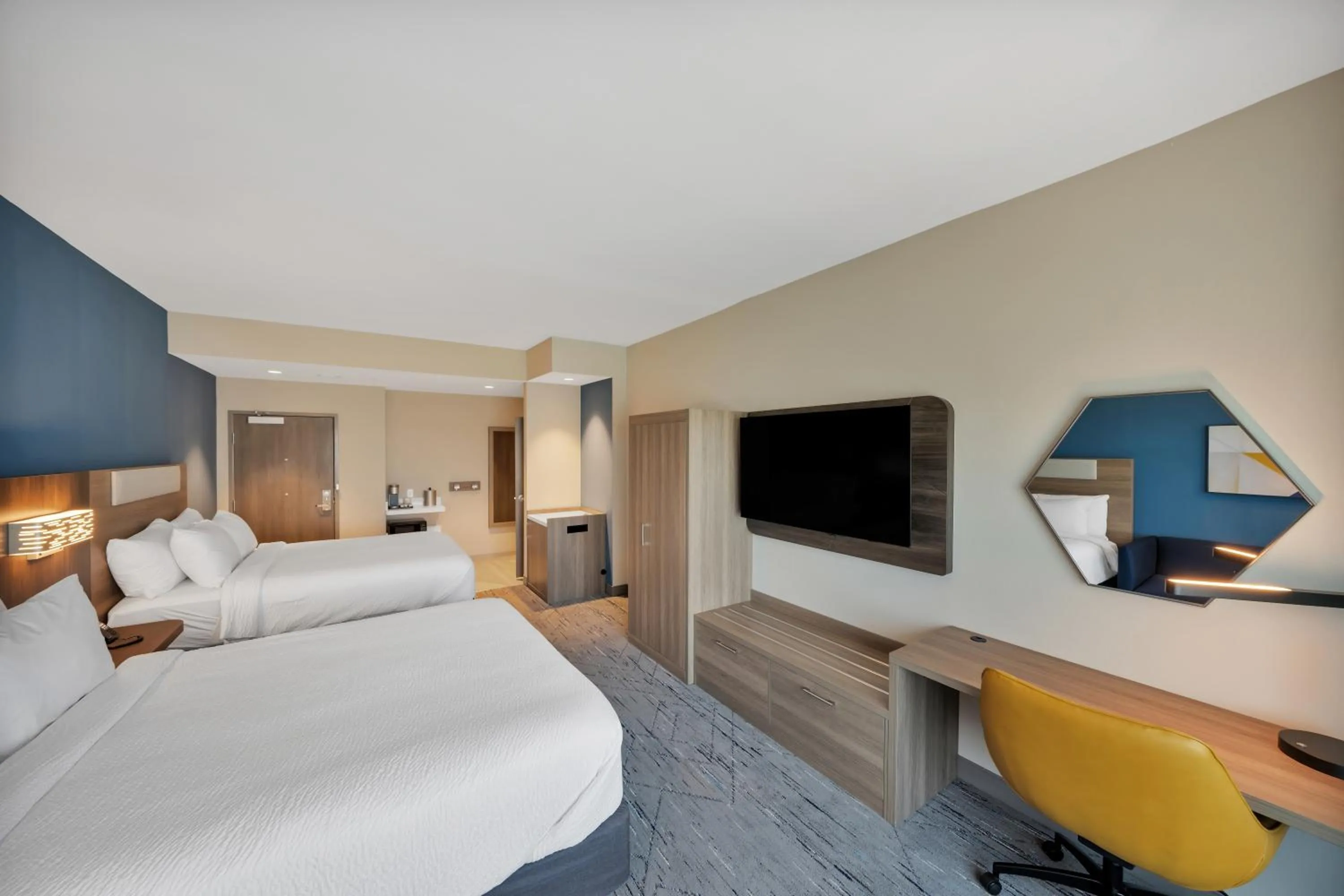 Bed in Holiday Inn Express & Suites Fort Walton Beach - Eglin Area by IHG