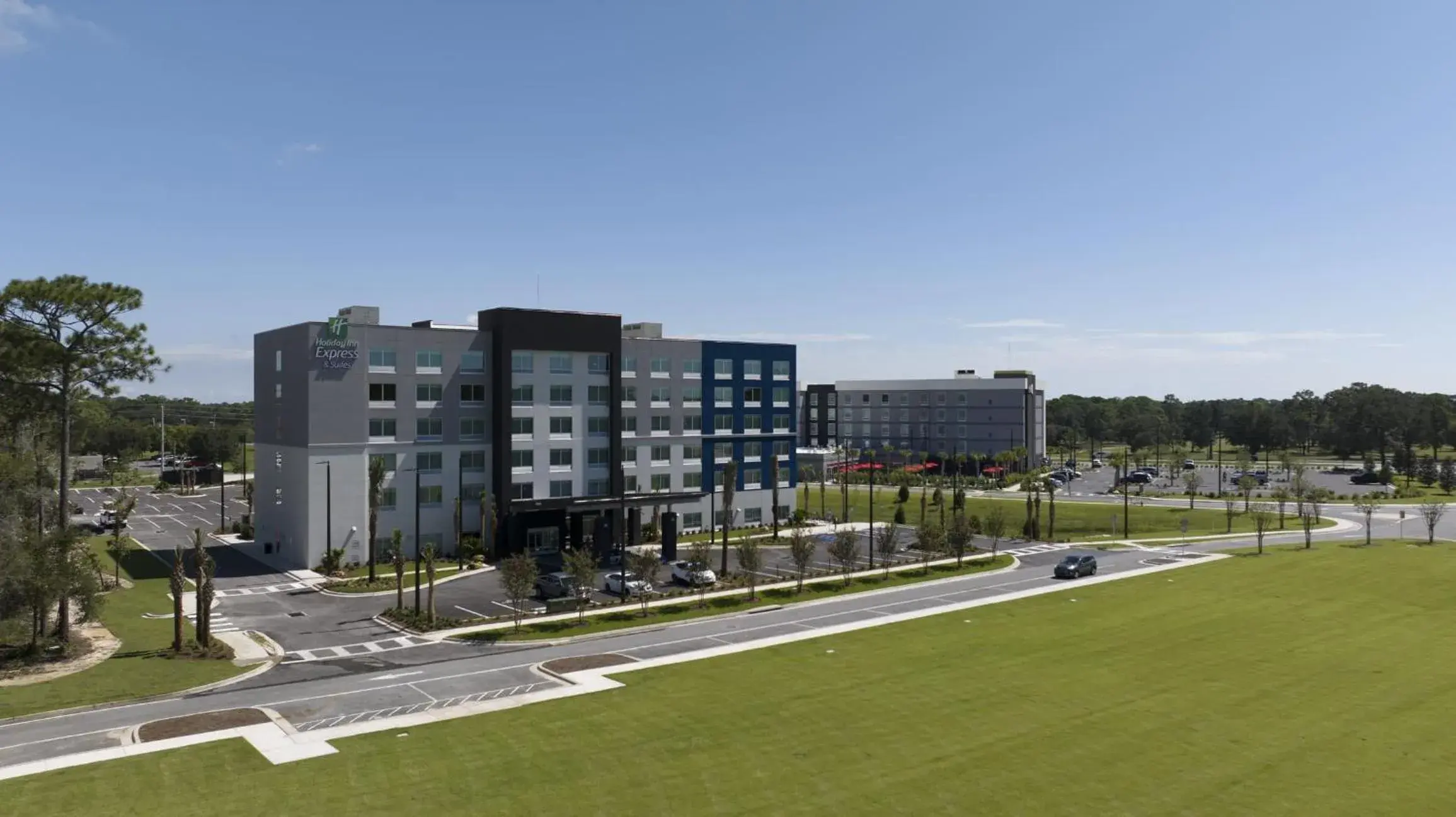 Property building in Holiday Inn Express & Suites Fort Walton Beach - Eglin Area by IHG Property building in Holiday Inn Express & Suites Fort Walton Beach - Eglin Area by IHG