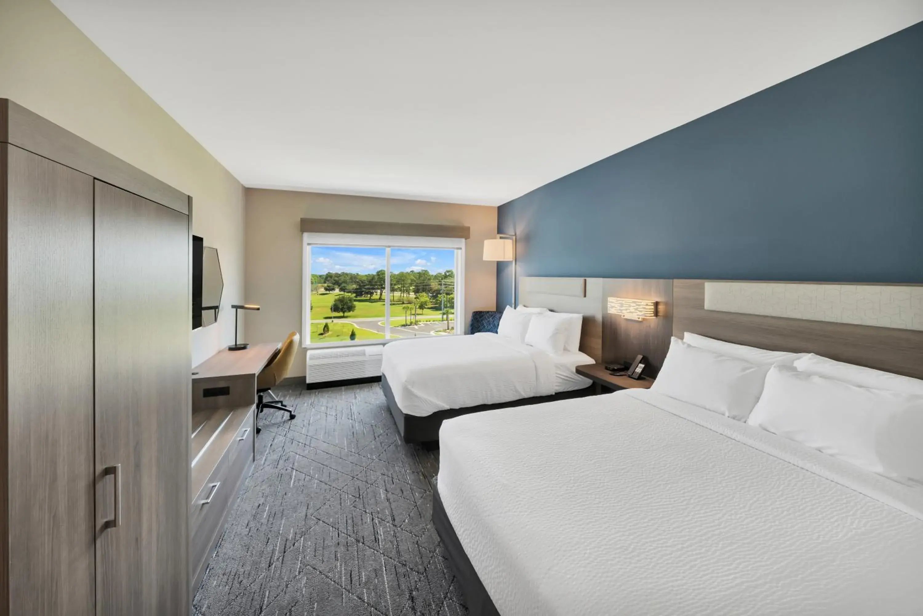 Bedroom, Bed in Holiday Inn Express & Suites Fort Walton Beach - Eglin Area by IHG Bedroom, Bed in Holiday Inn Express & Suites Fort Walton Beach - Eglin Area by IHG