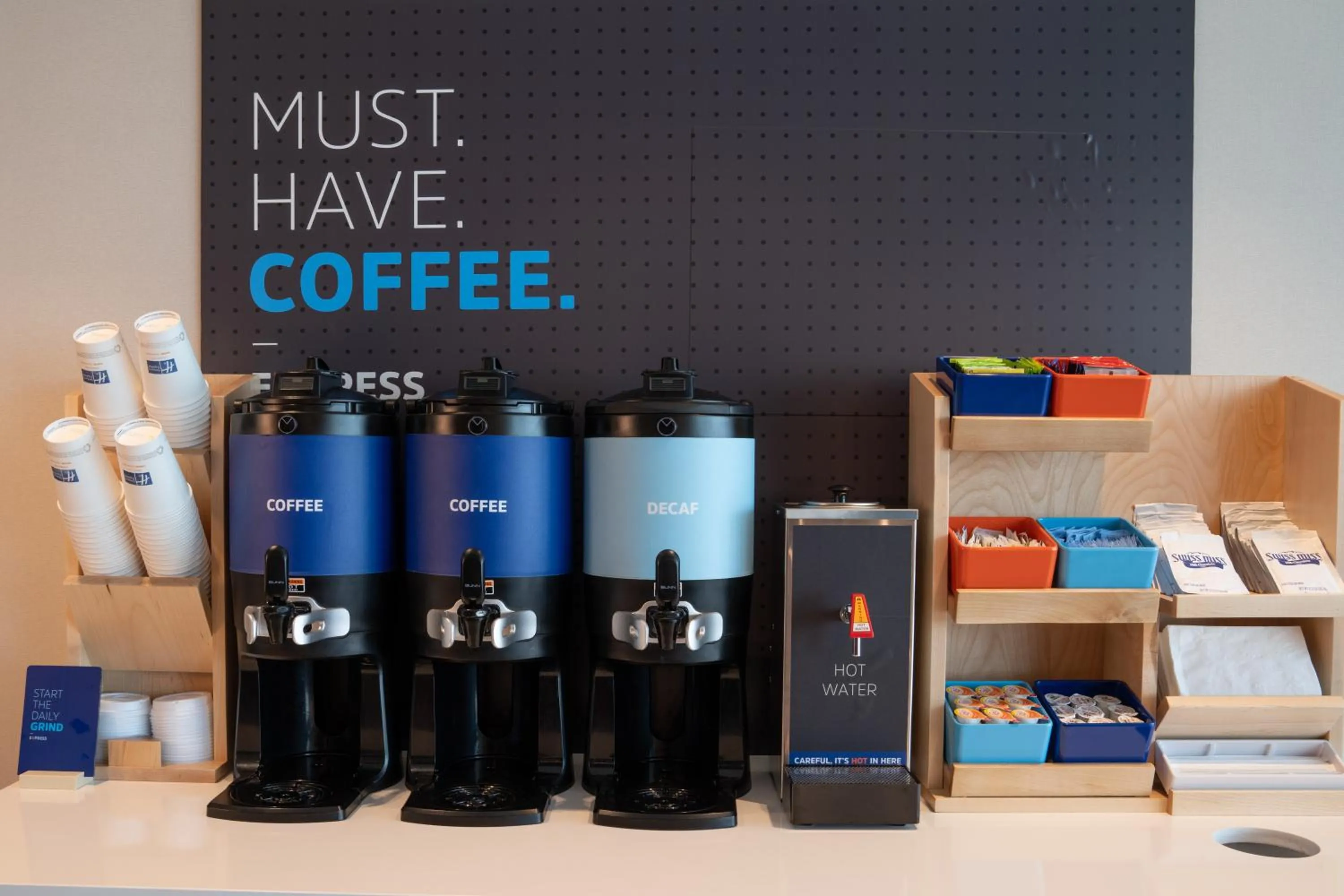 Coffee/tea facilities in Holiday Inn Express & Suites Fort Walton Beach - Eglin Area by IHG