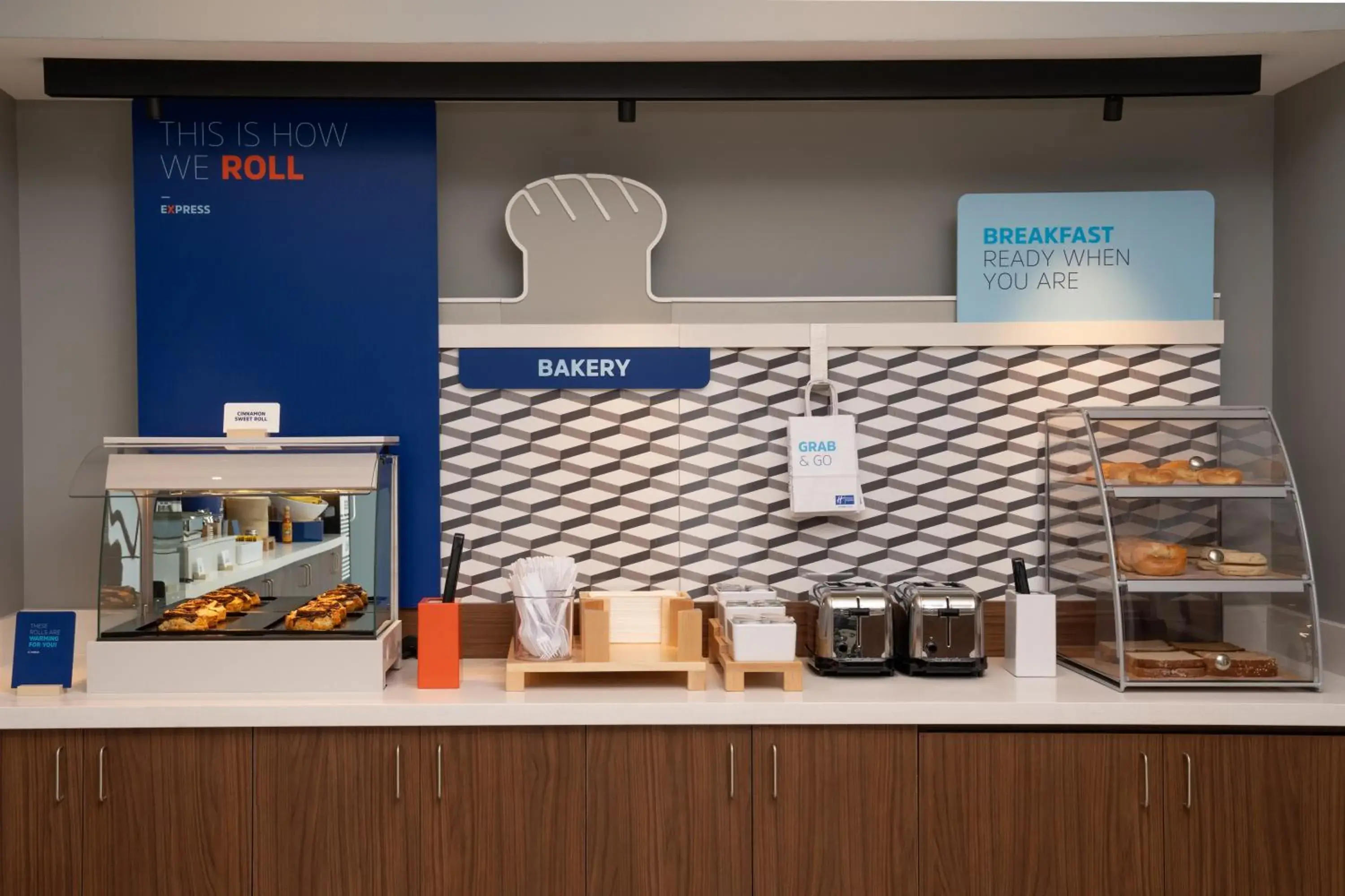 Food and drinks in Holiday Inn Express & Suites Fort Walton Beach - Eglin Area by IHG Food and drinks in Holiday Inn Express & Suites Fort Walton Beach - Eglin Area by IHG