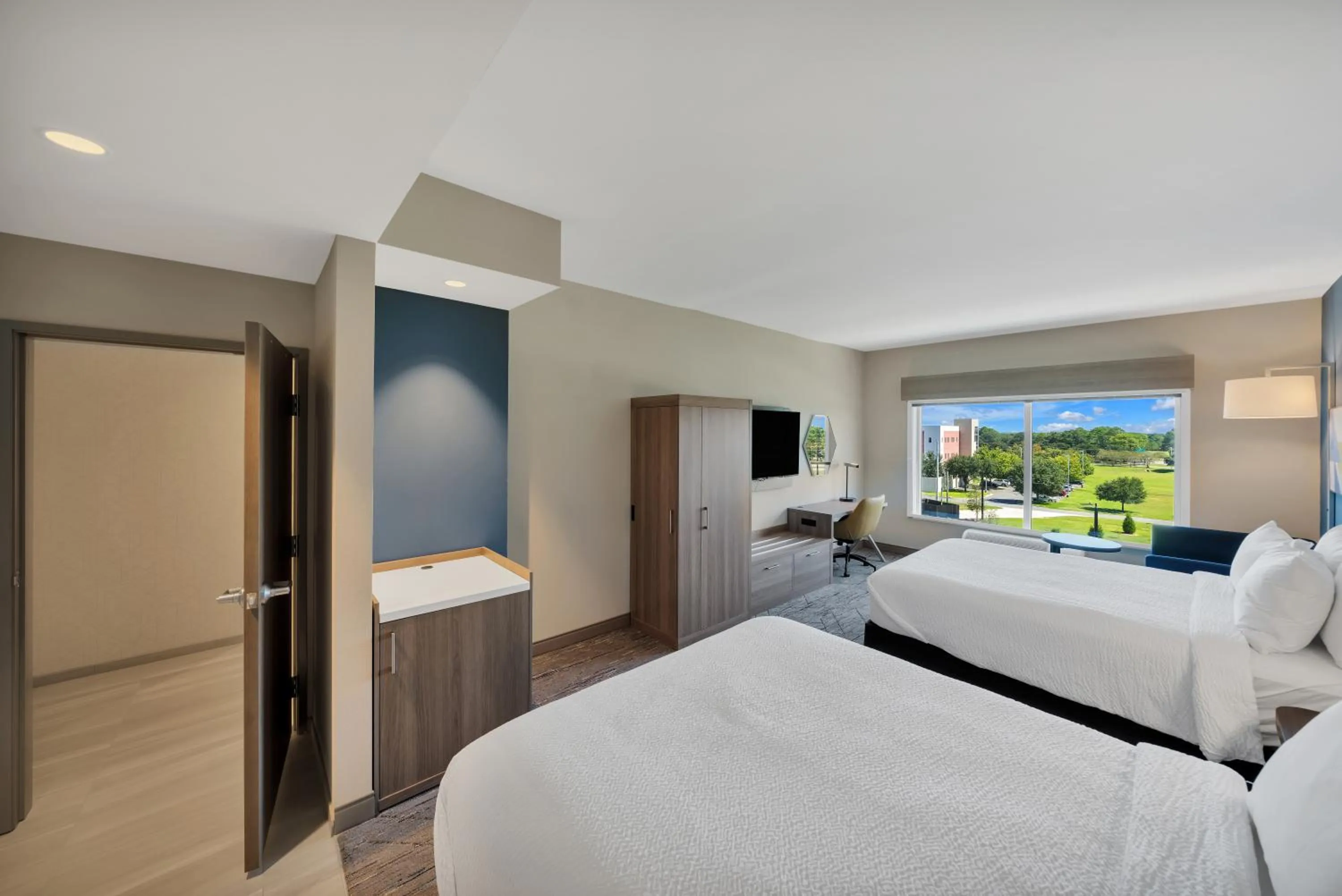 Bed in Holiday Inn Express & Suites Fort Walton Beach - Eglin Area by IHG